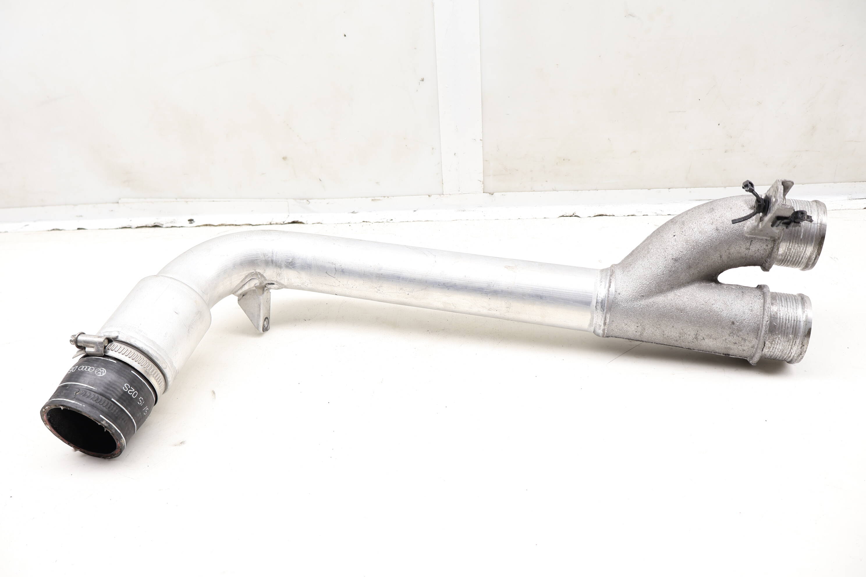 Turbo / Turbocharger Pressure Pipe / Tube 059145731DD