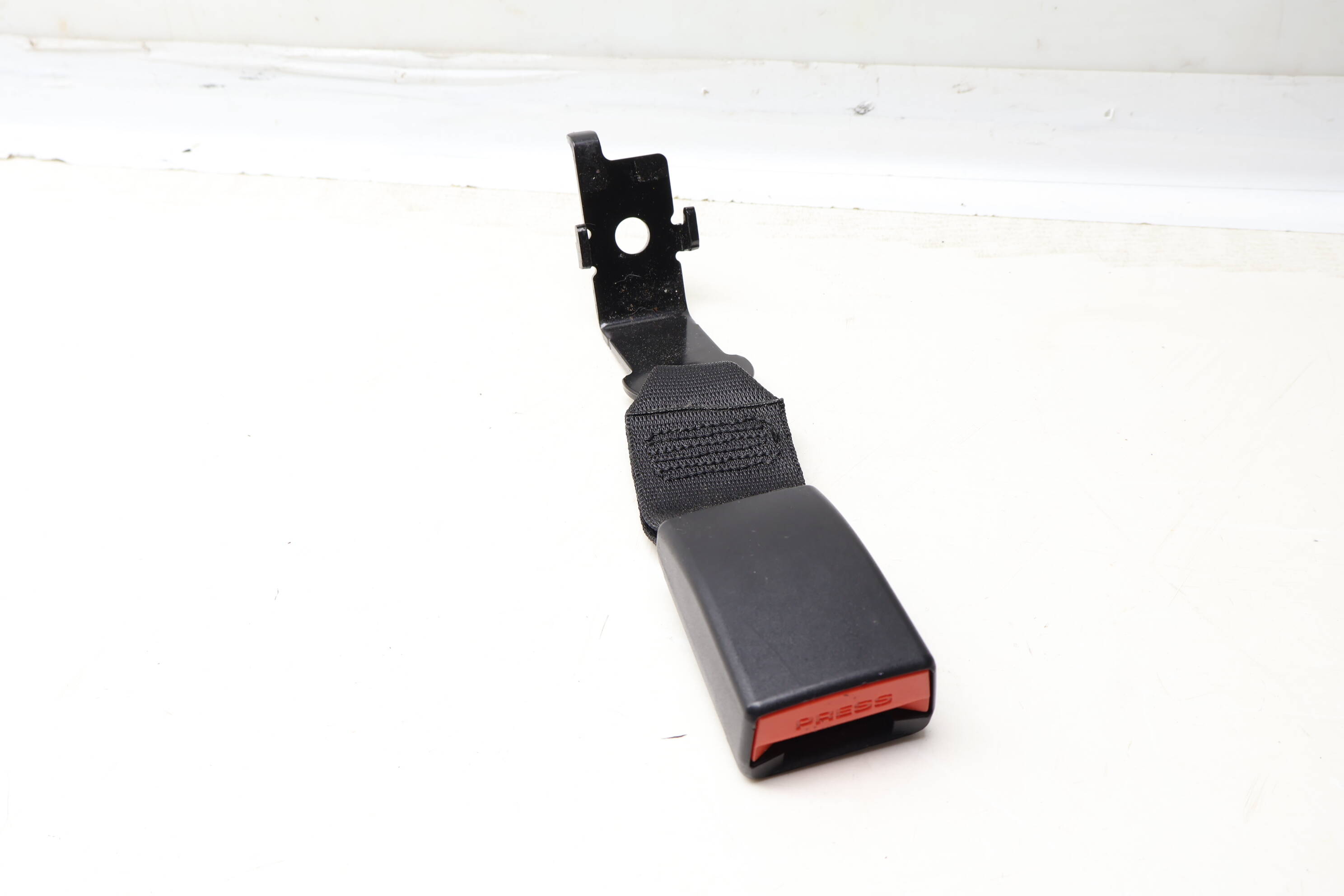 Center Seat Belt Buckle / Receiver 72117318063