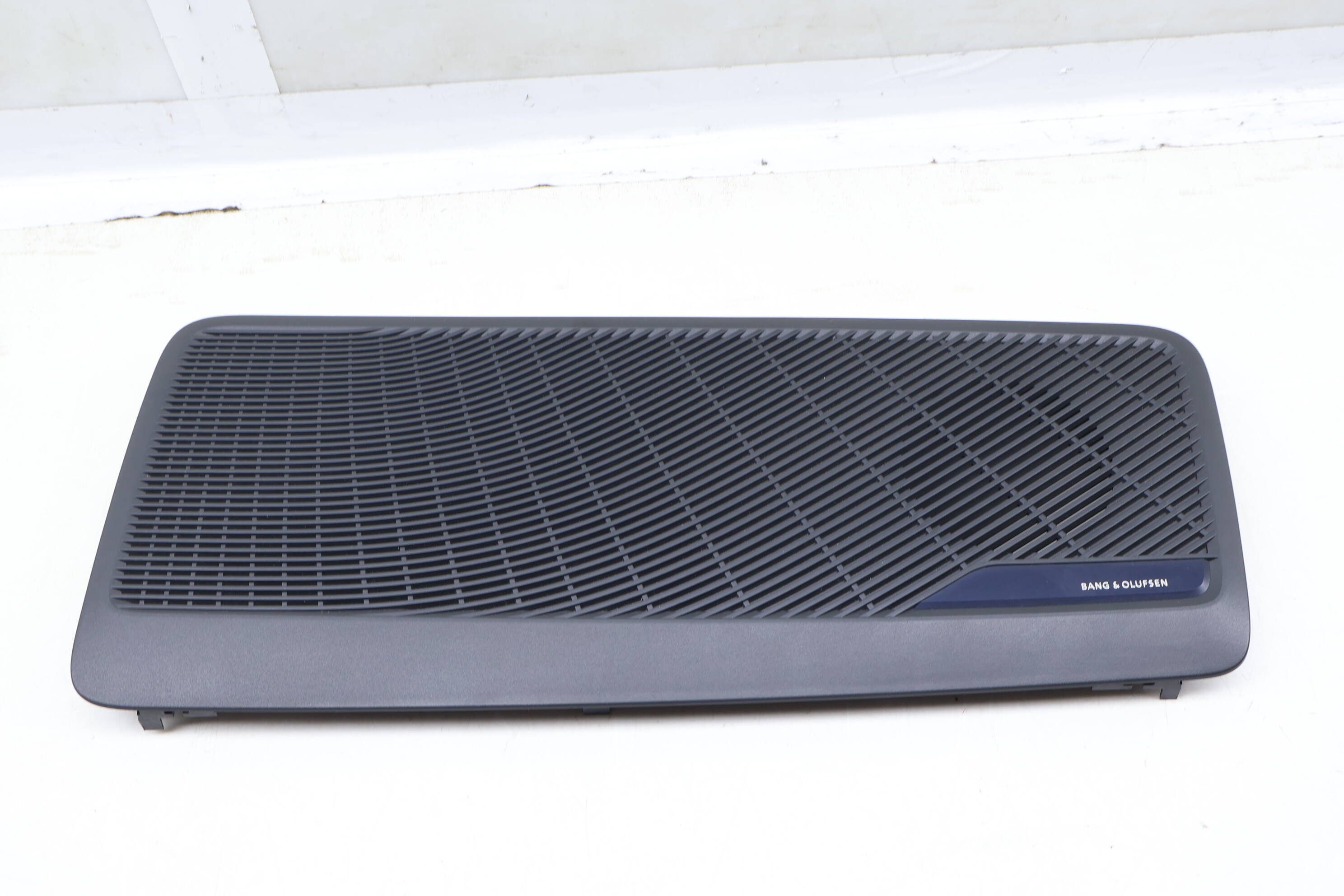 Deck Speaker Grill / Cover (Bang & Olufsen) 8W5035406C