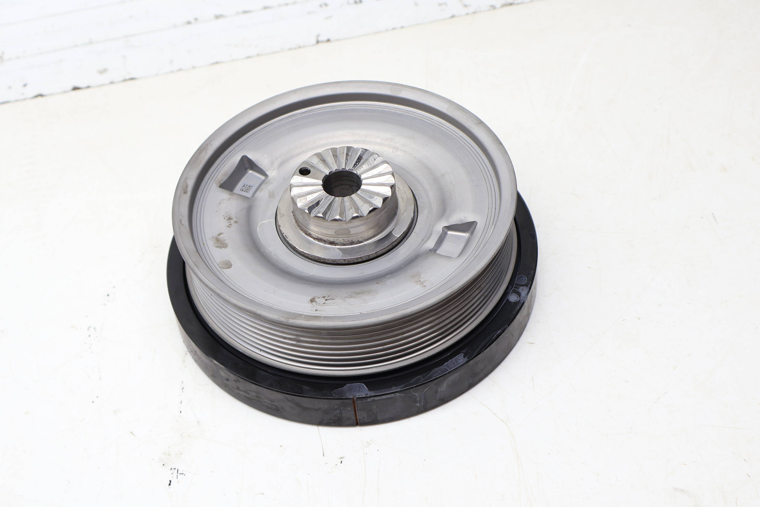 Harmonic Balancer / Crankshaft / Crank Pulley 06L105243AG