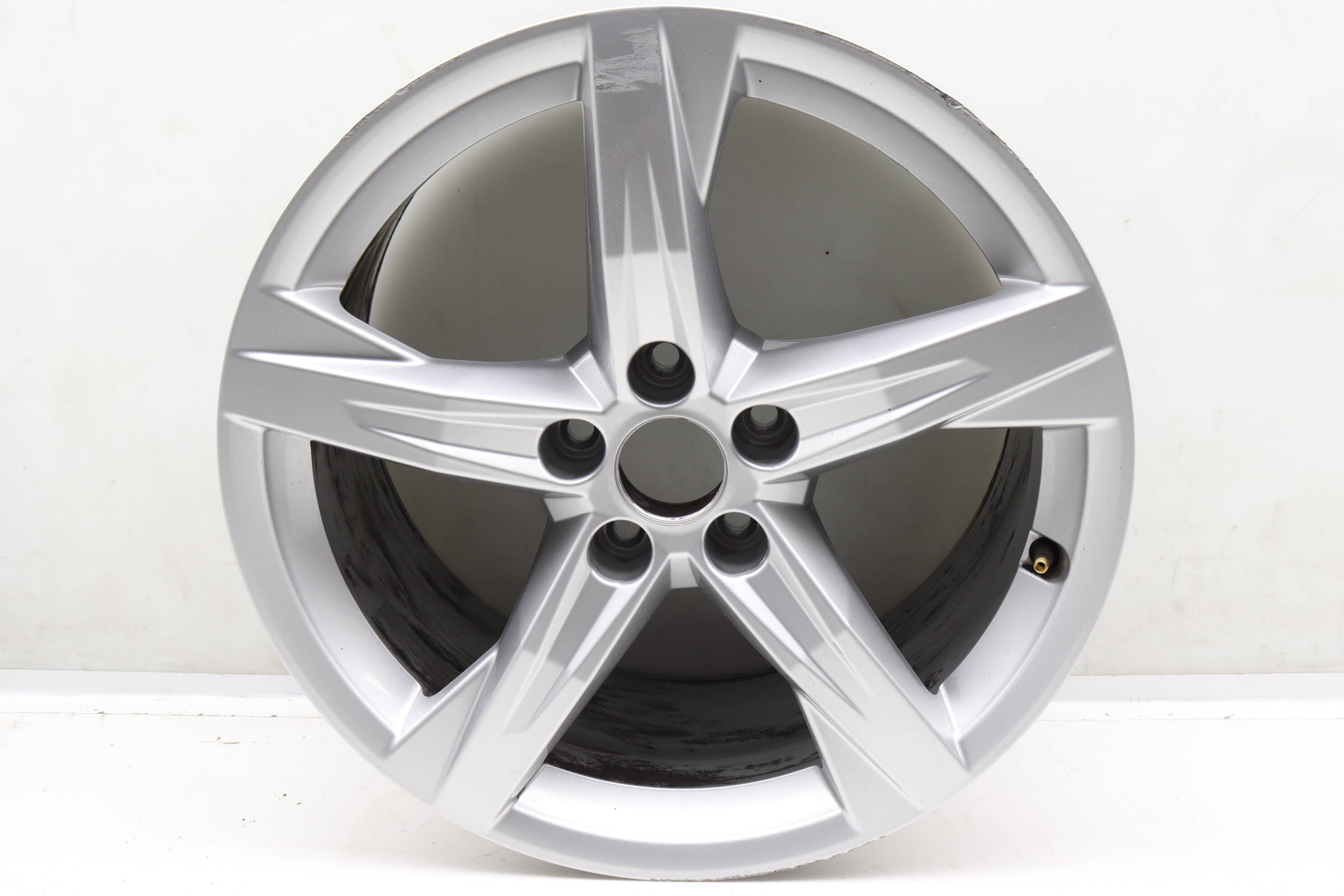 18" Inch Alloy Rim / Wheel (5-Spoke) 80A601025BE