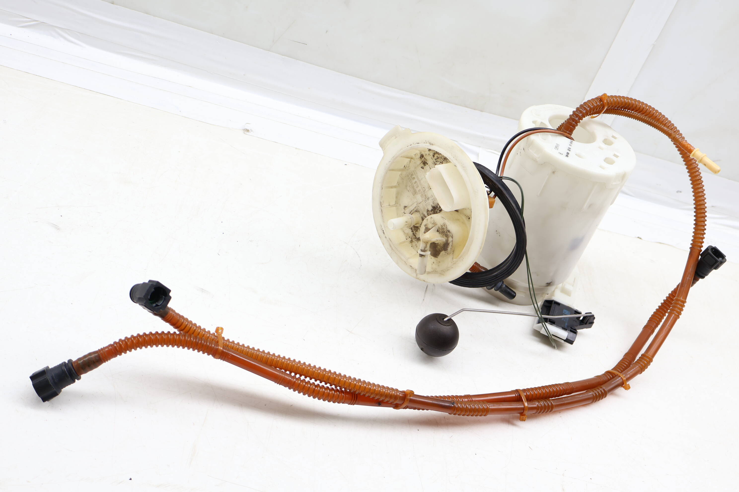 In-Tank&#x20;Fuel&#x20;Pump&#x20;Assembly&#x20;7L8919679C