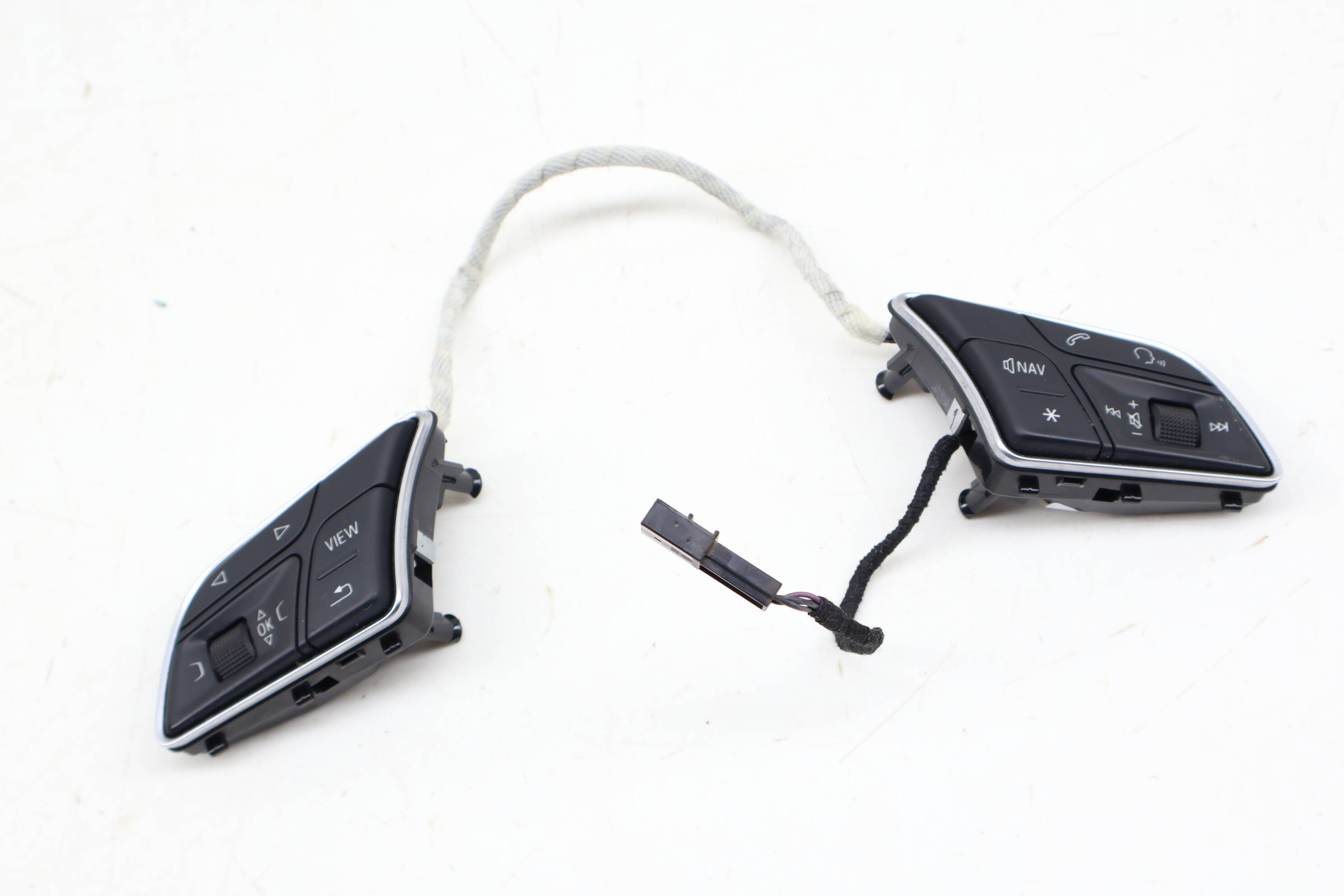 Steering Wheel Control Switch / Button Set 8W0951523F