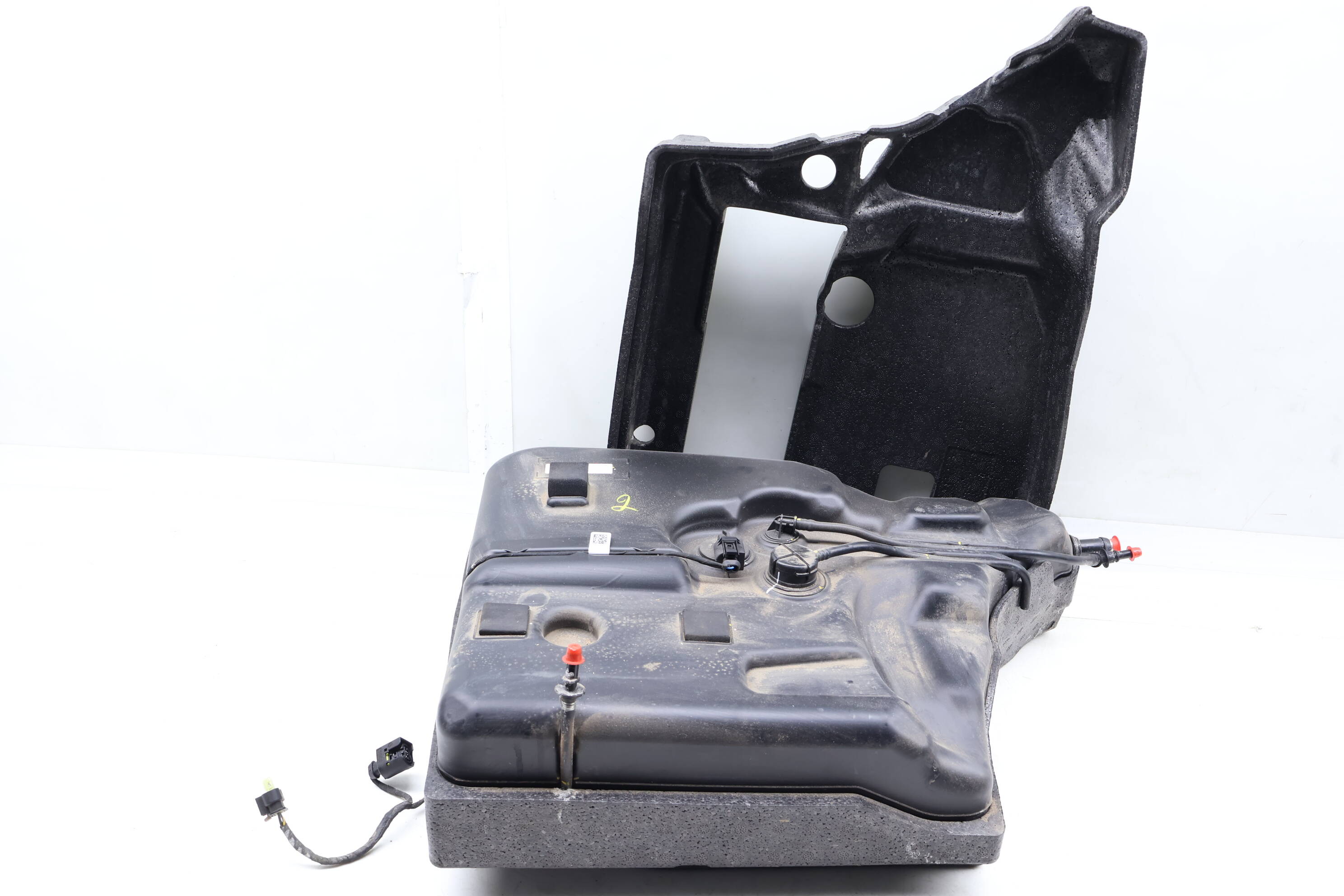 Scr / Diesel Exhaust Fluid Tank / Def Reservoir (Passive) 16197222146