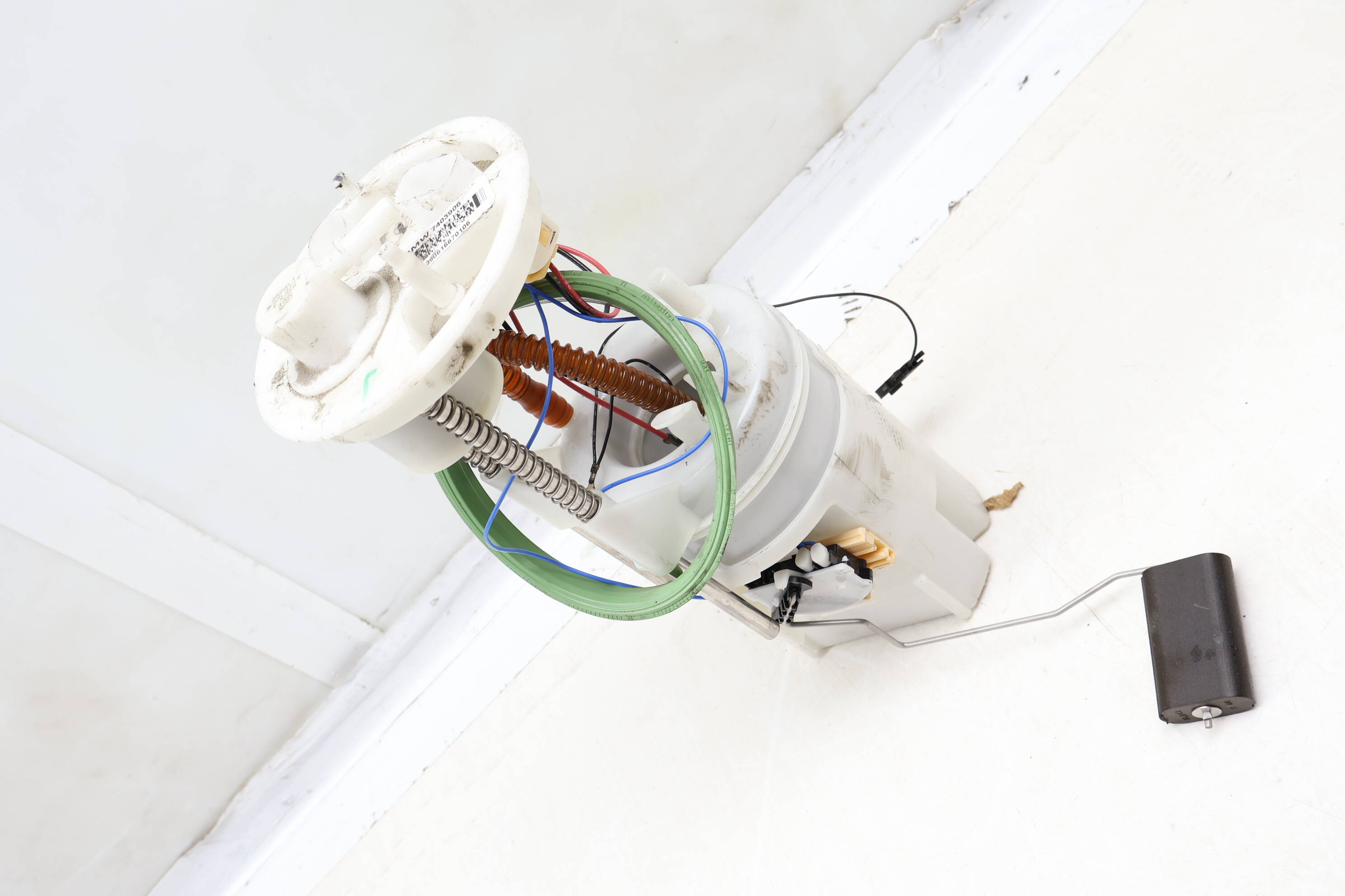 BMW In-Tank Fuel Pump Assembly (X5, X6) 16117403906