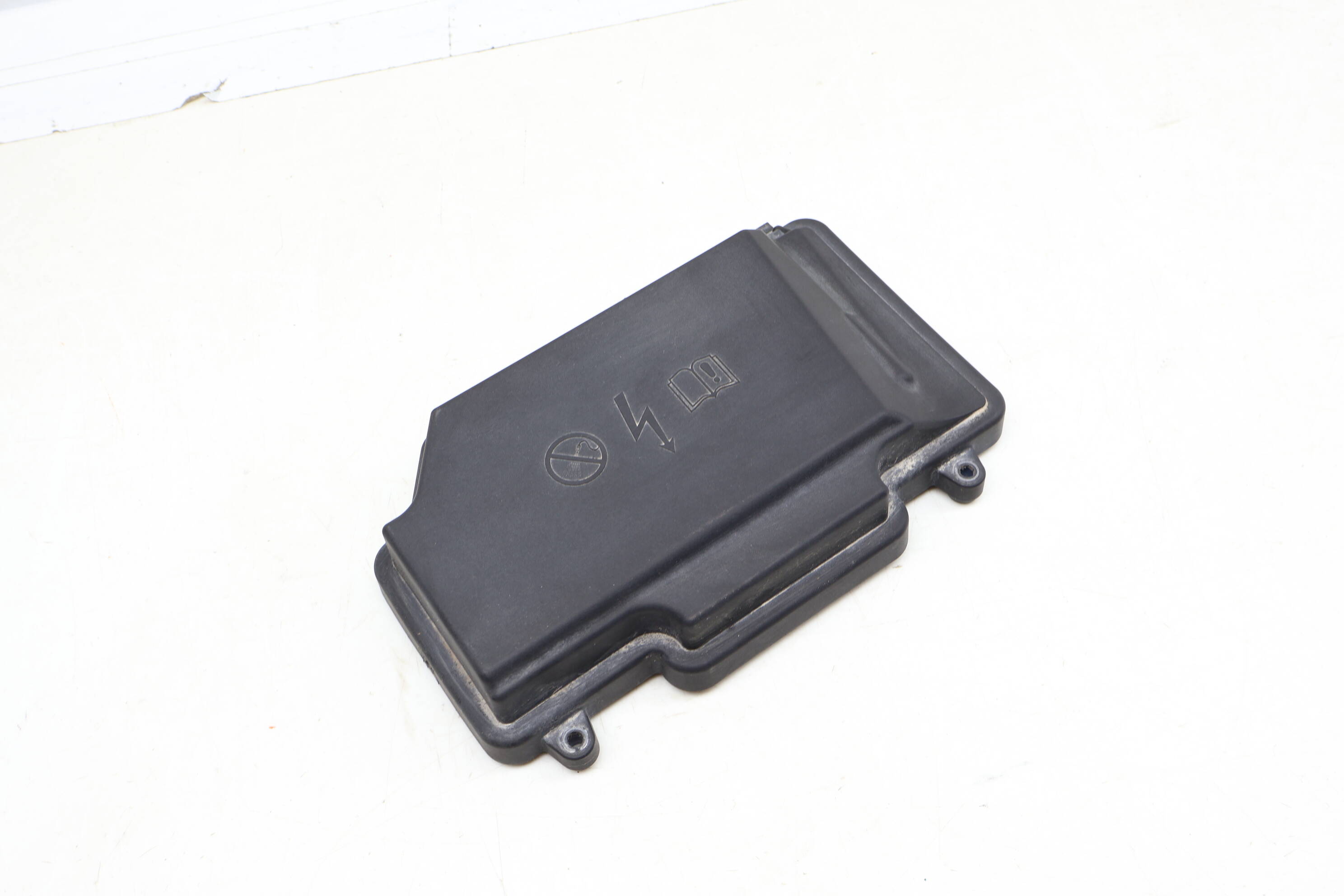 Upper Fuse / Relay Box Cover 2055402328
