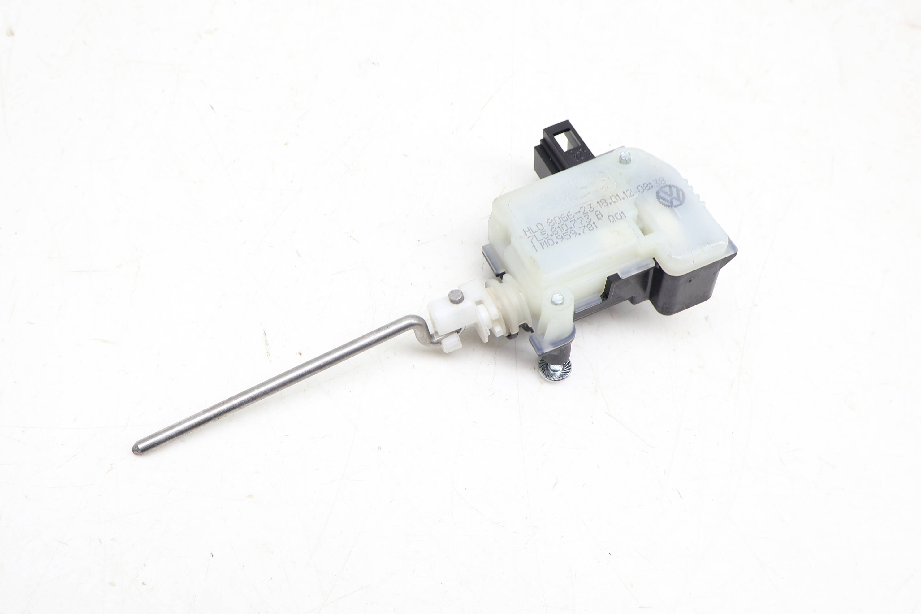 Gas / Fuel Door Lock Actuator 7L5810773A 95562477302