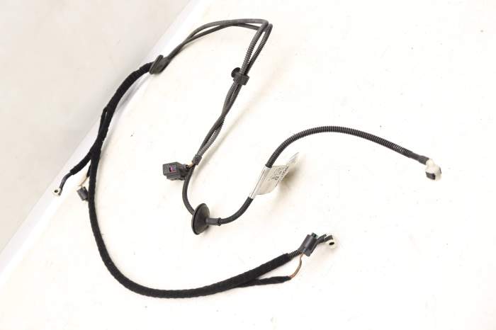 Windshield Washer Sprayer Jet Wiring Harness 7P5971204 95861220400 main product photo