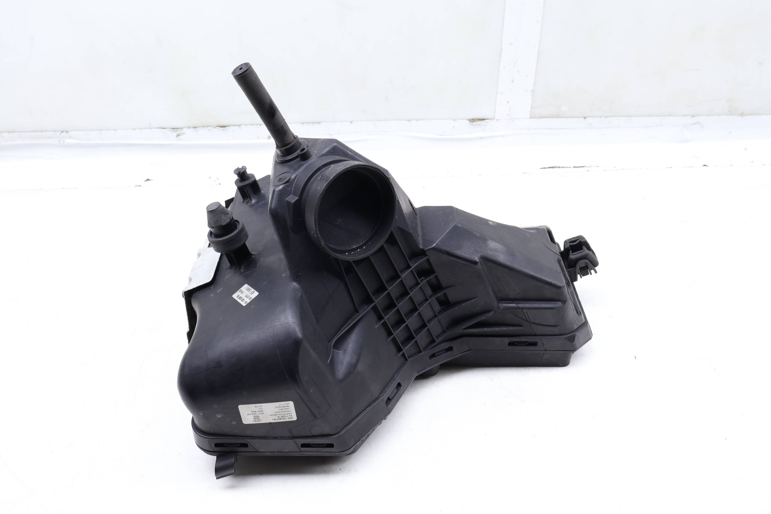 Engine Air Filter Box / Housing (Lower) 8K0133835BL