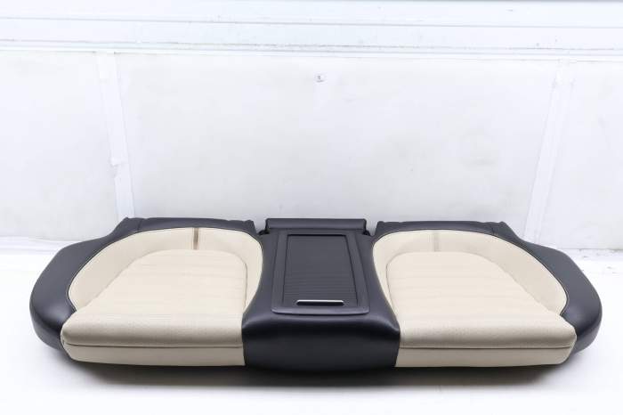 Lower Bench Seat Cushion 3C8885405BJ main product photo