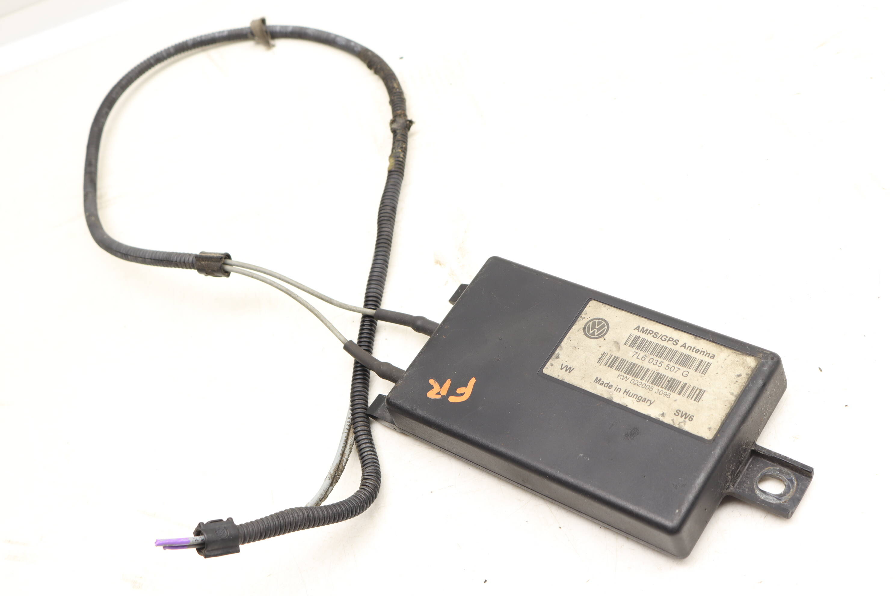 Gps Antenna Booster / Module 7L6035507G