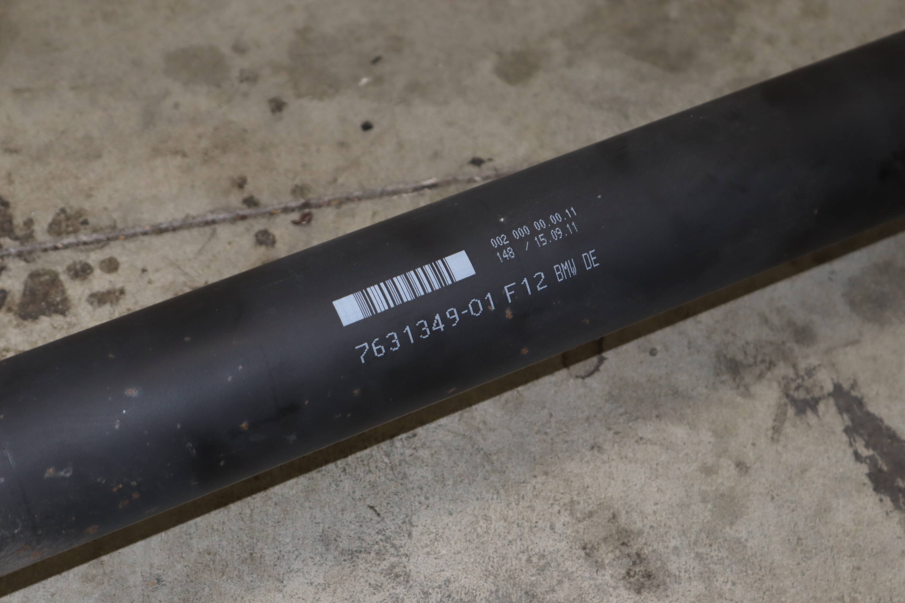 BMW Rear Driveshaft / Propeller Shaft (650i) 26107631349