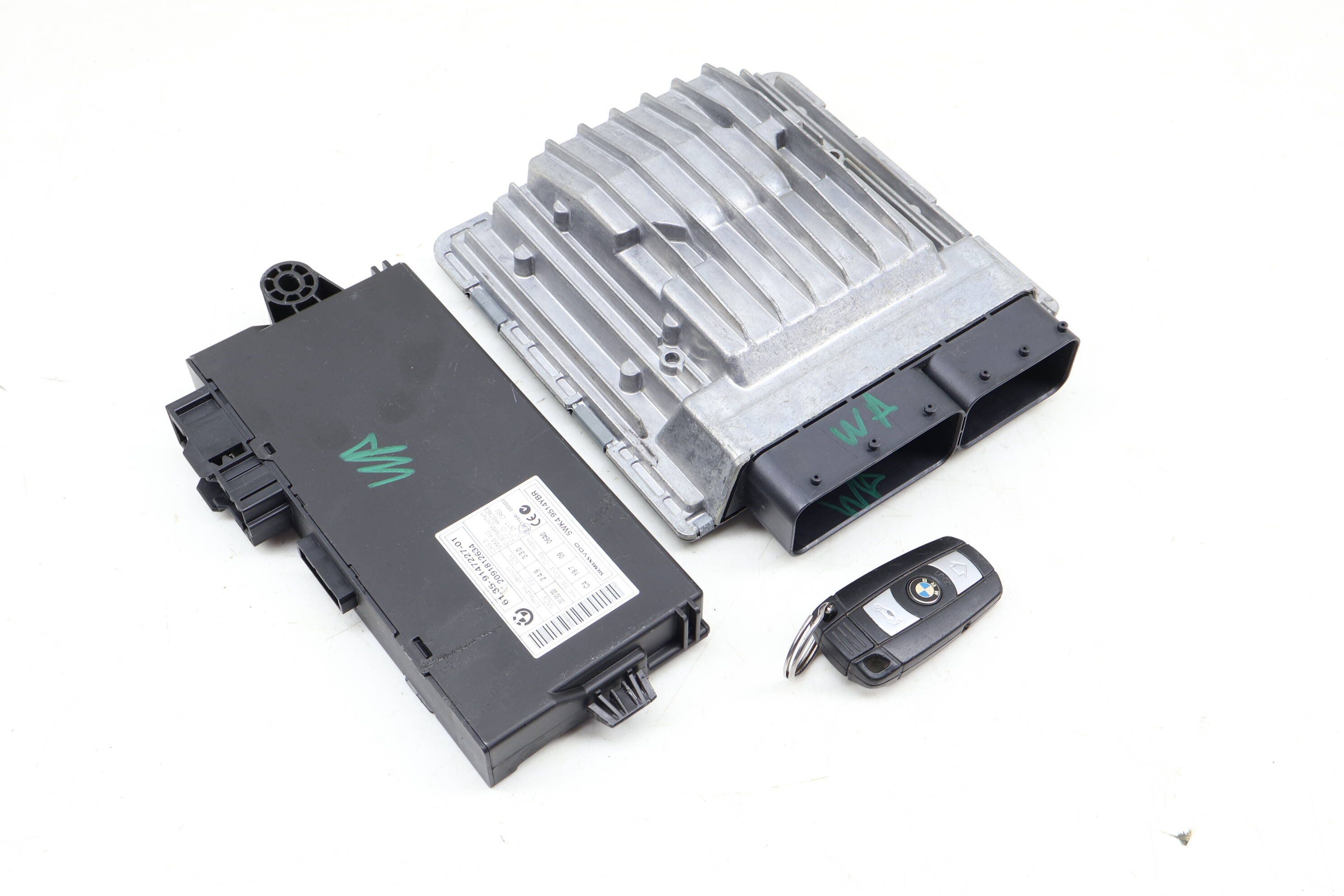 Ecu Dme / Cas3 Theft Locking Module / Lock Cylinder W/ Key 12147592080