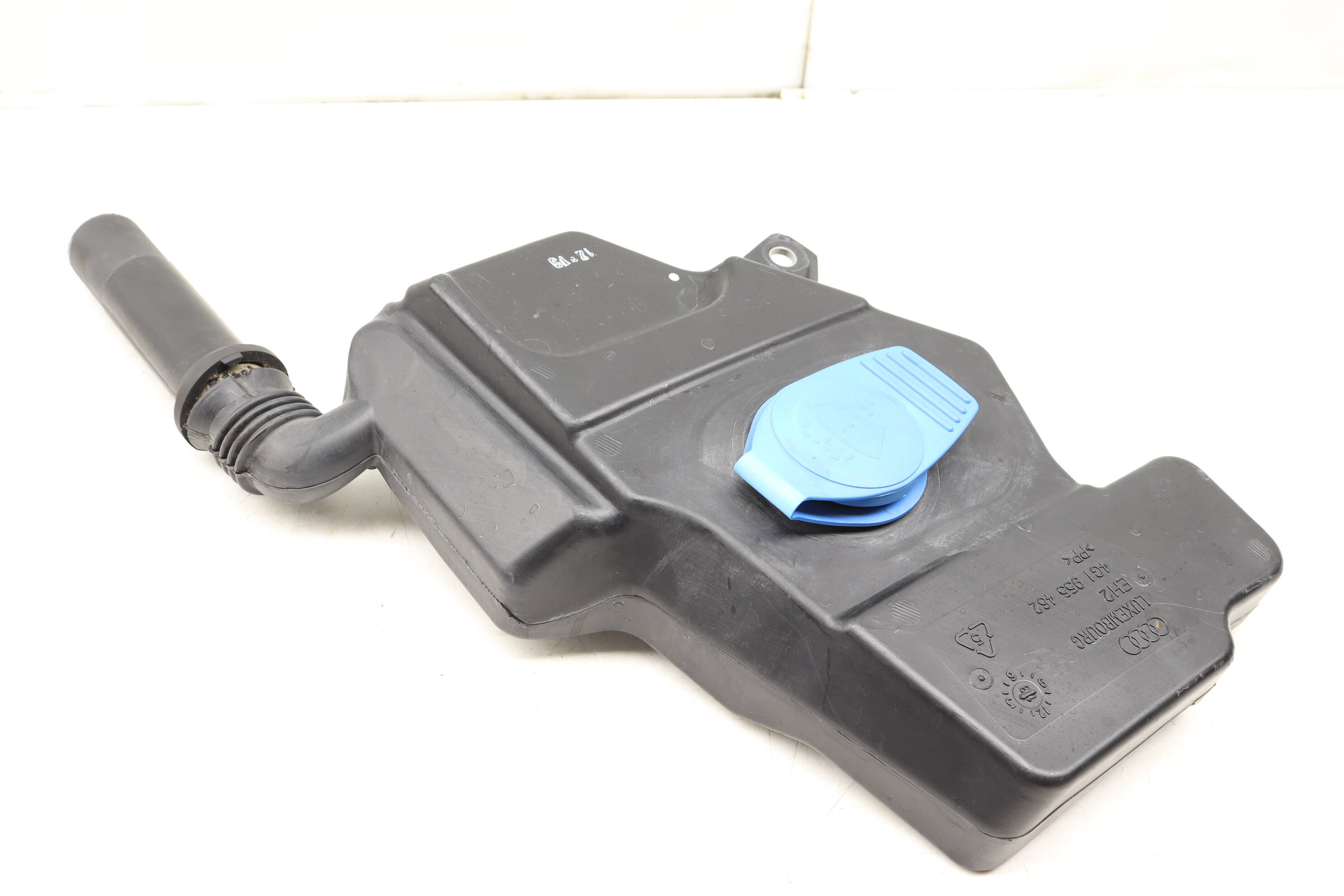 Upper Windshield Washer Reservoir / Filler Neck 4G1955462