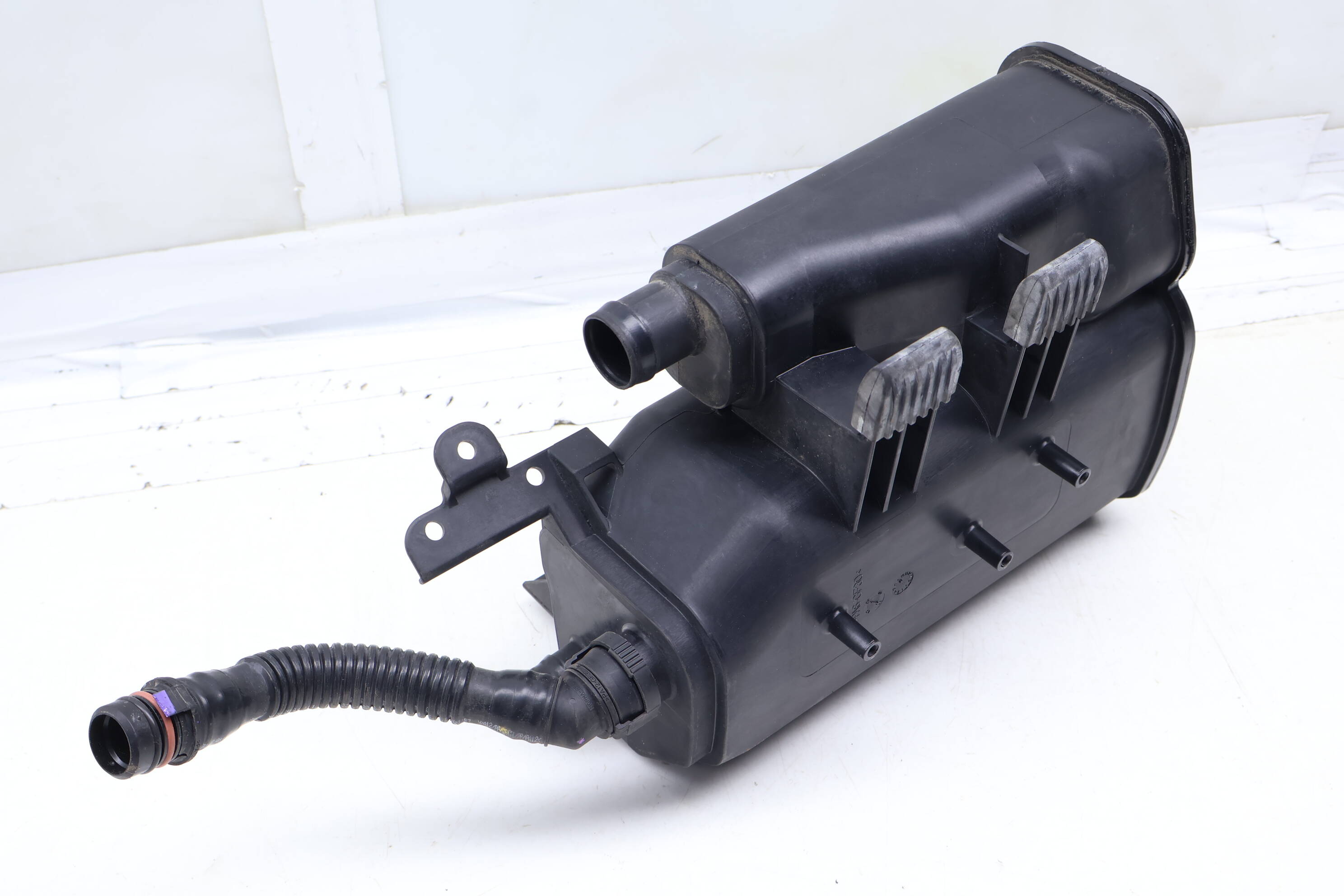 Charcoal / Fuel Vapor Canister 7216548