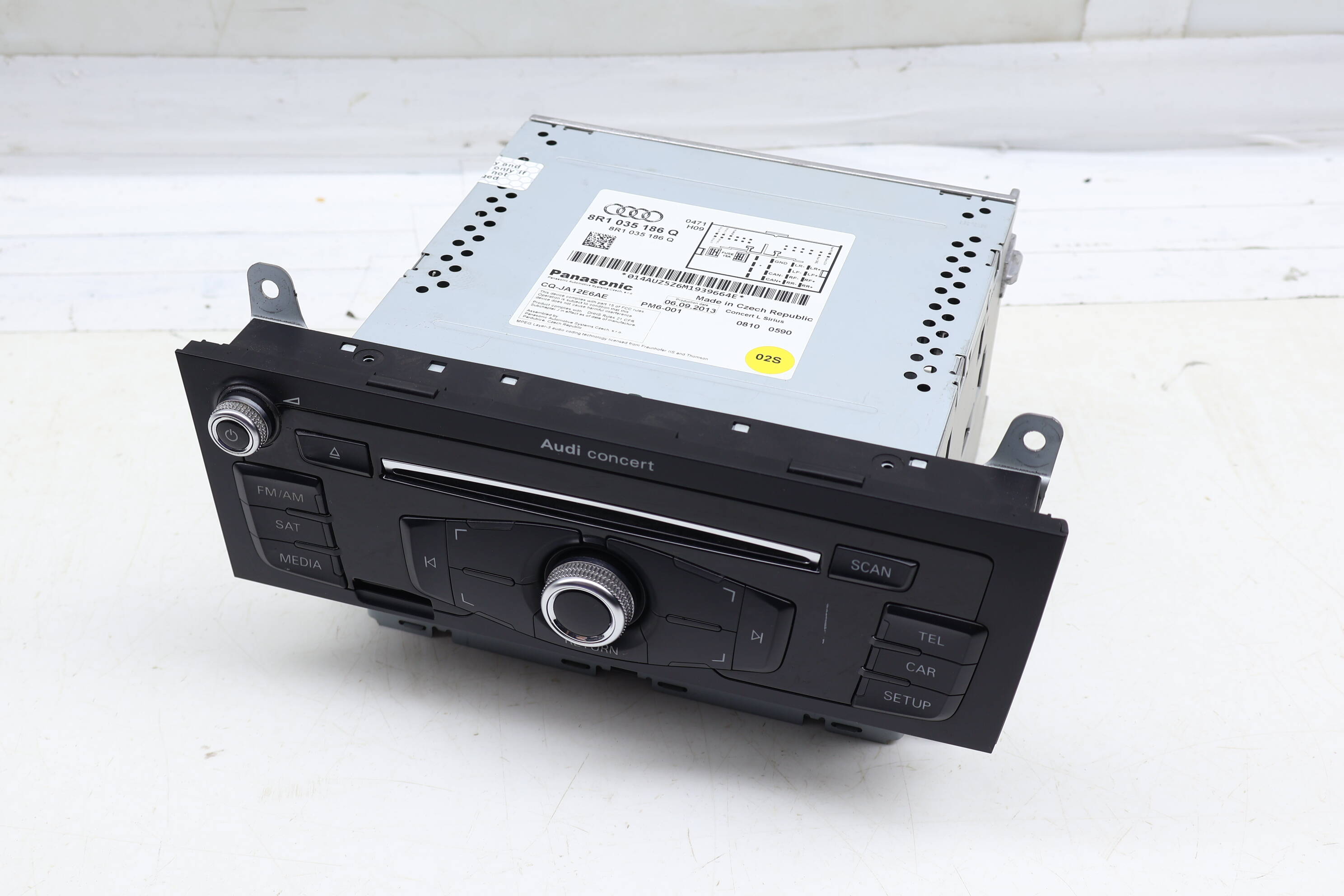 Stereo / Radio Unit (Concert 3) 8R1035186Q