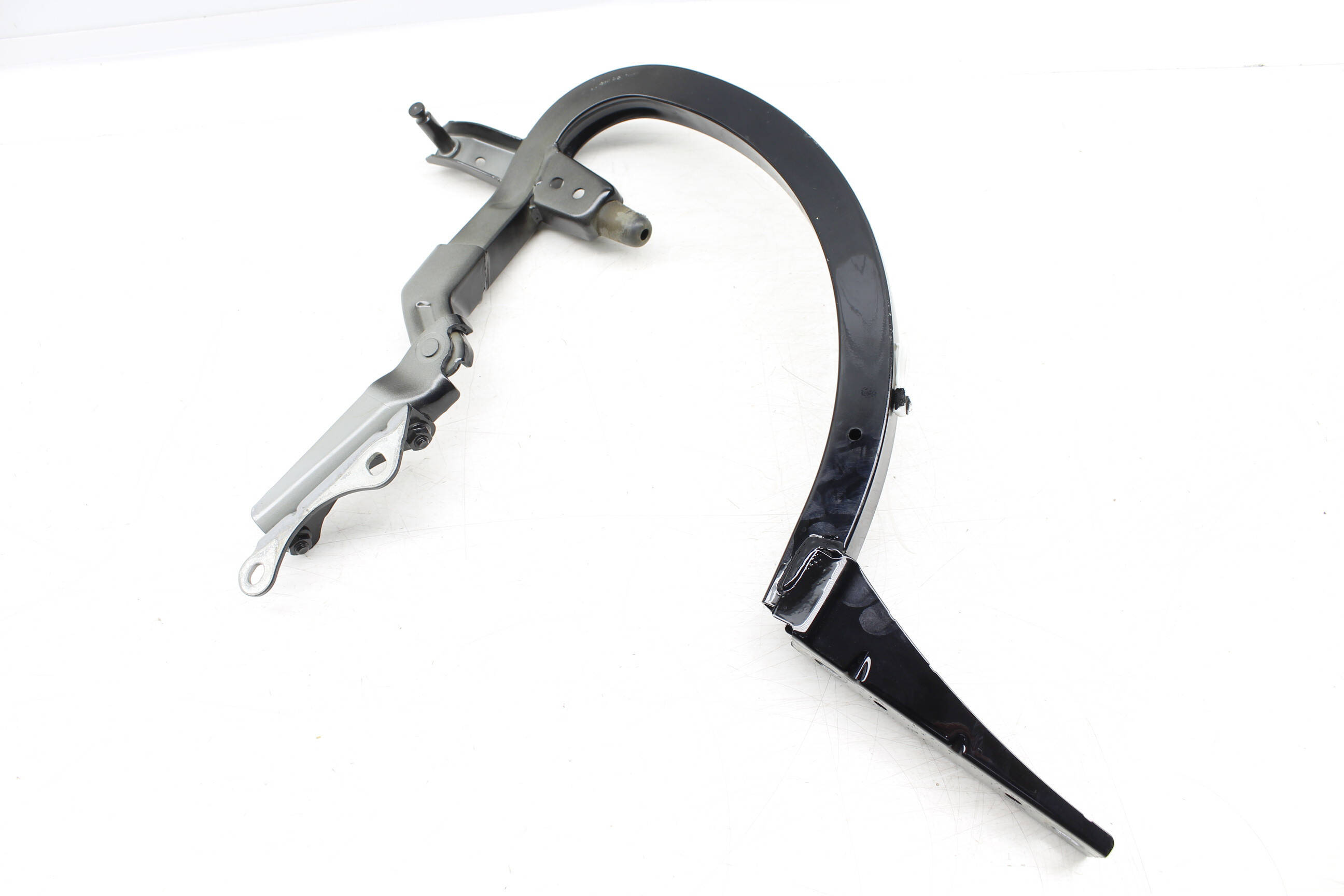 Trunk Hinge 4G5827302B