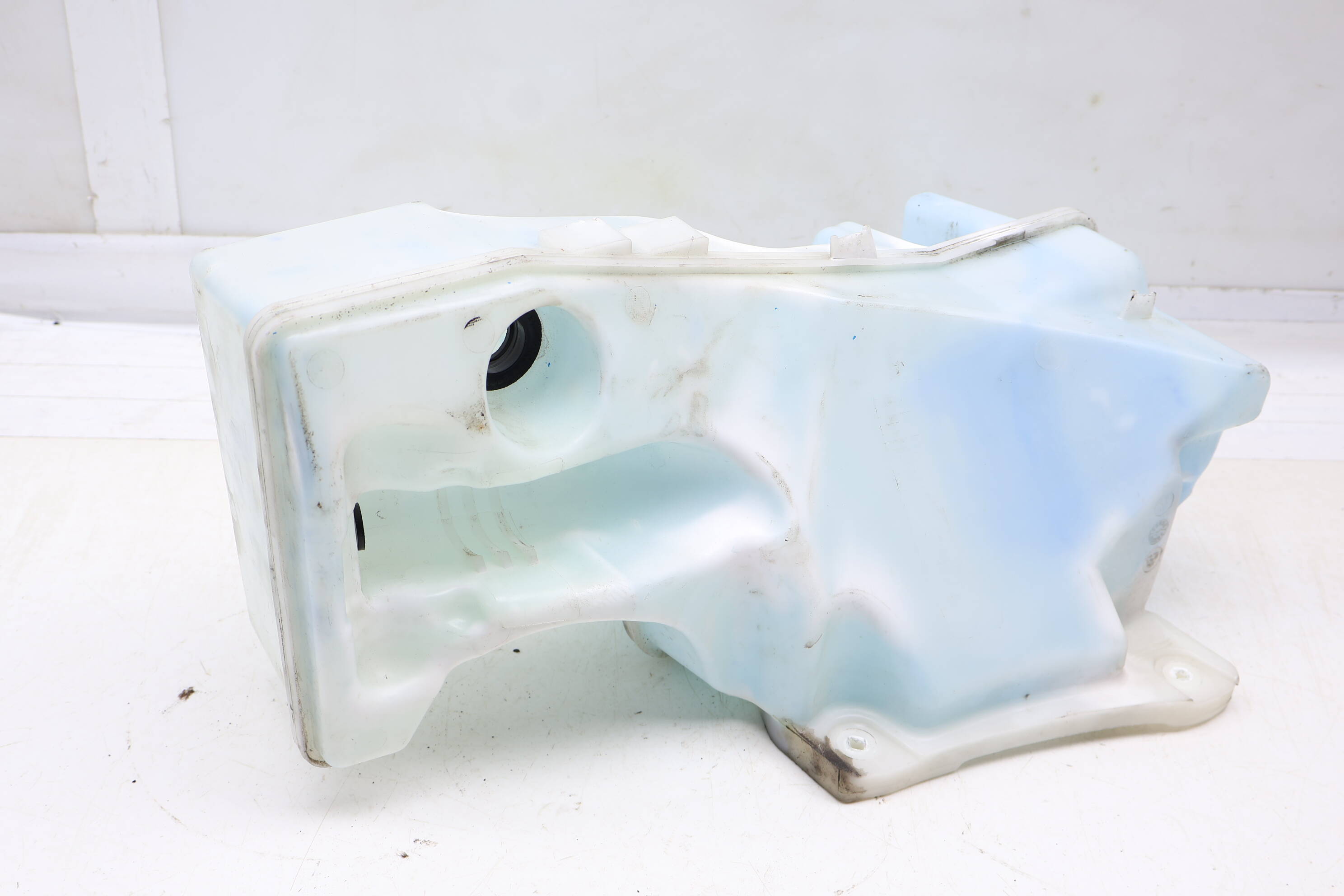 Windshield Washer Tank / Reservoir 3CN955453B