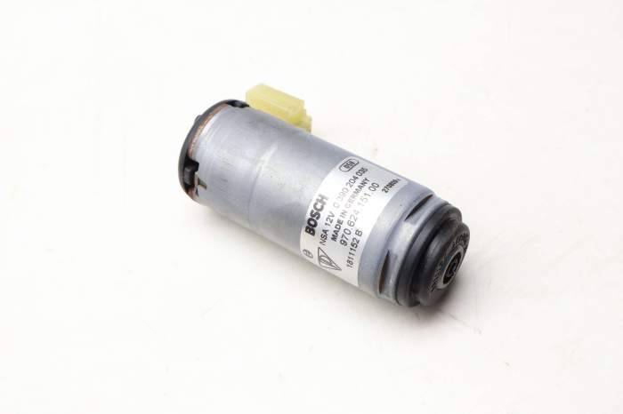 Trunk Lid Hatch Spoiler Motor 97062415100 main product photo