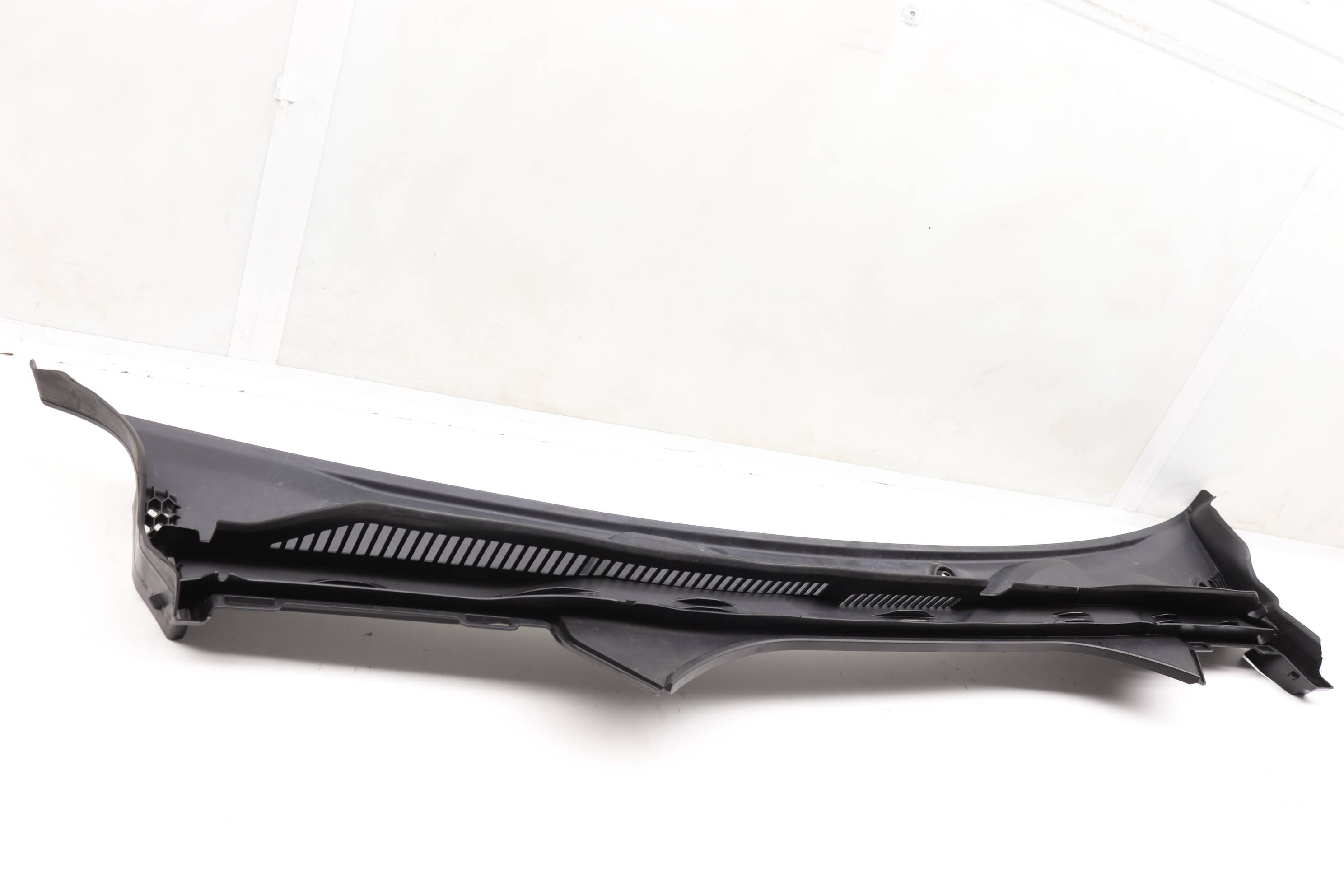 BMW Windshield Cowl / Rain Tray 51717427845