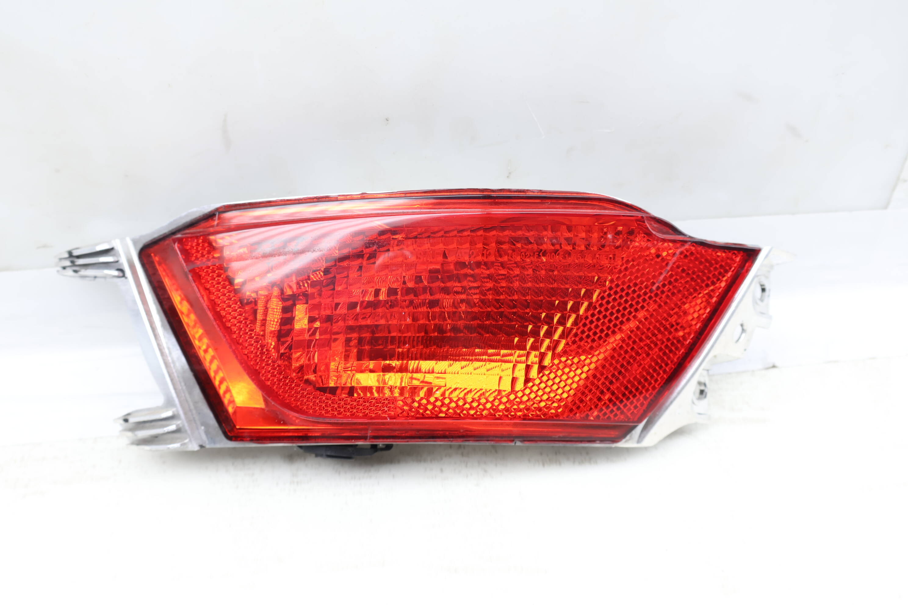 Lower Tail Light / Lamp DK6215K273