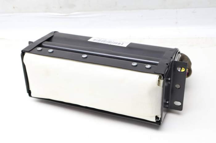 Dash Airbag / Air Bag 7D1880200A main product photo