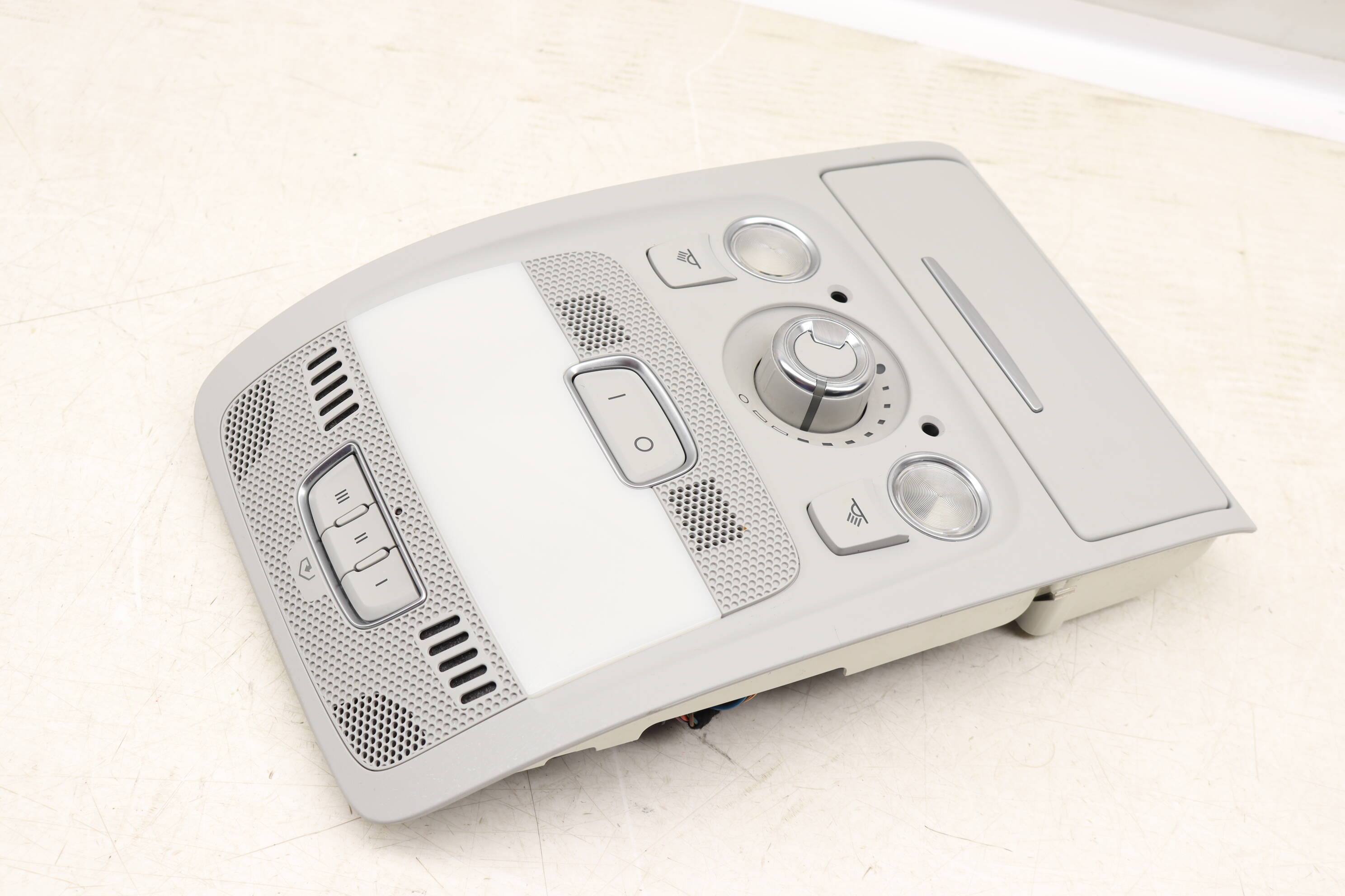 Dome Reading Light / Sun Roof Switch 8T0947135BM