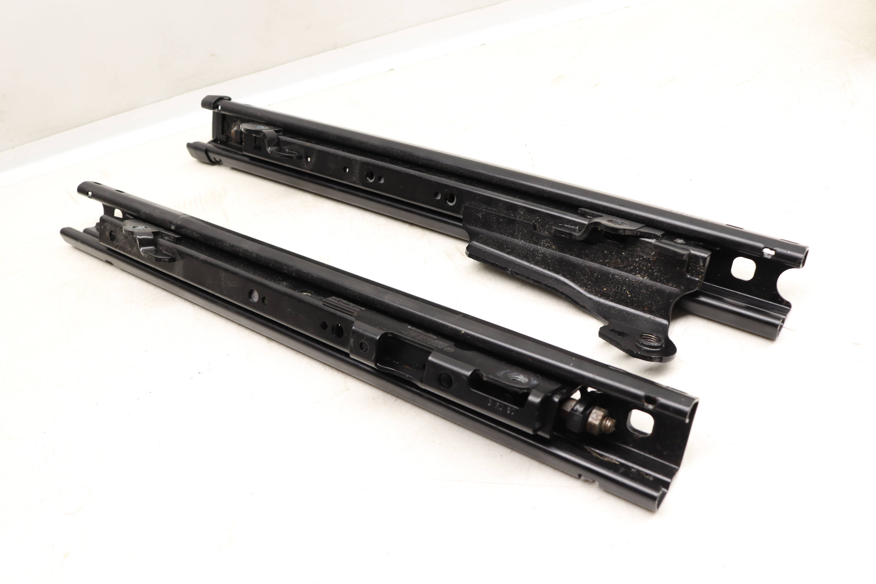 Seat Rail / Frame 8S8881184A