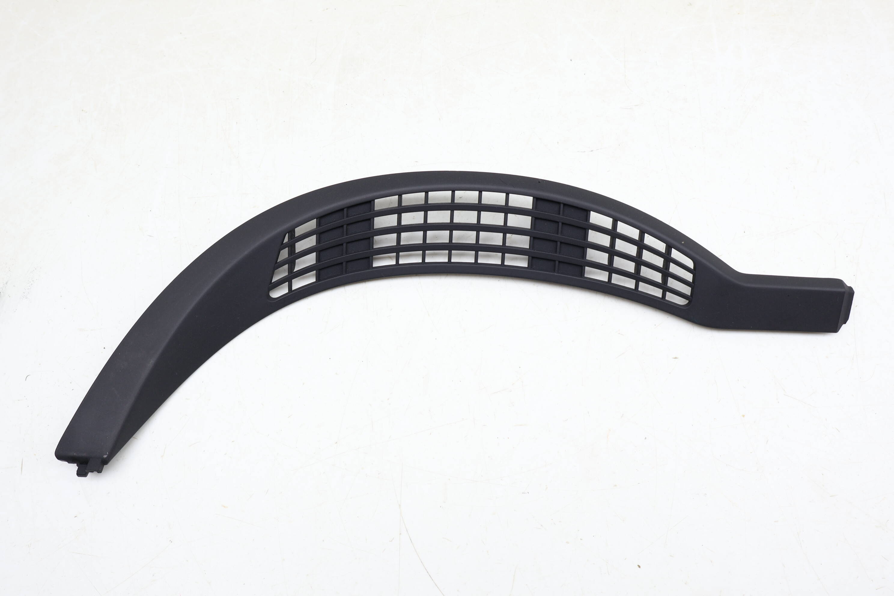 Upper Dash / Instrument Cluster Trim 2218270080