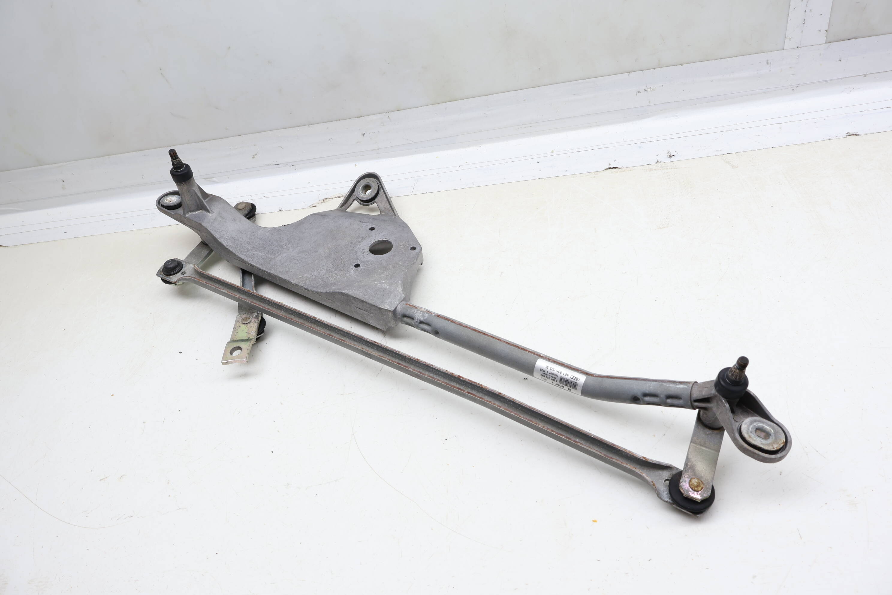 Windshield Wiper Transmission / Bracket 4E1955023M