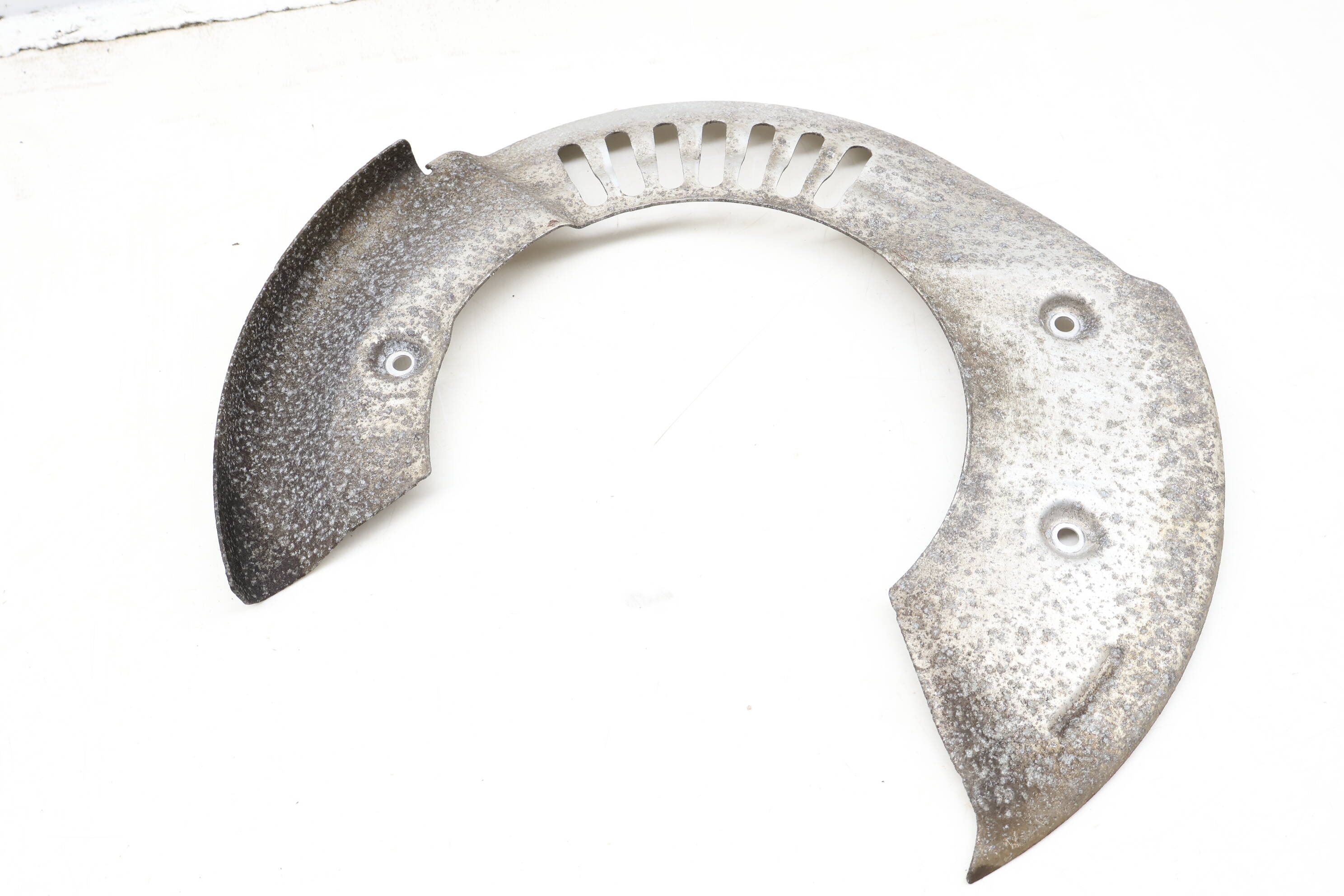 Brake&#x20;Dust&#x20;&#x2F;&#x20;Splash&#x20;Shield&#x20;HK832K004AD