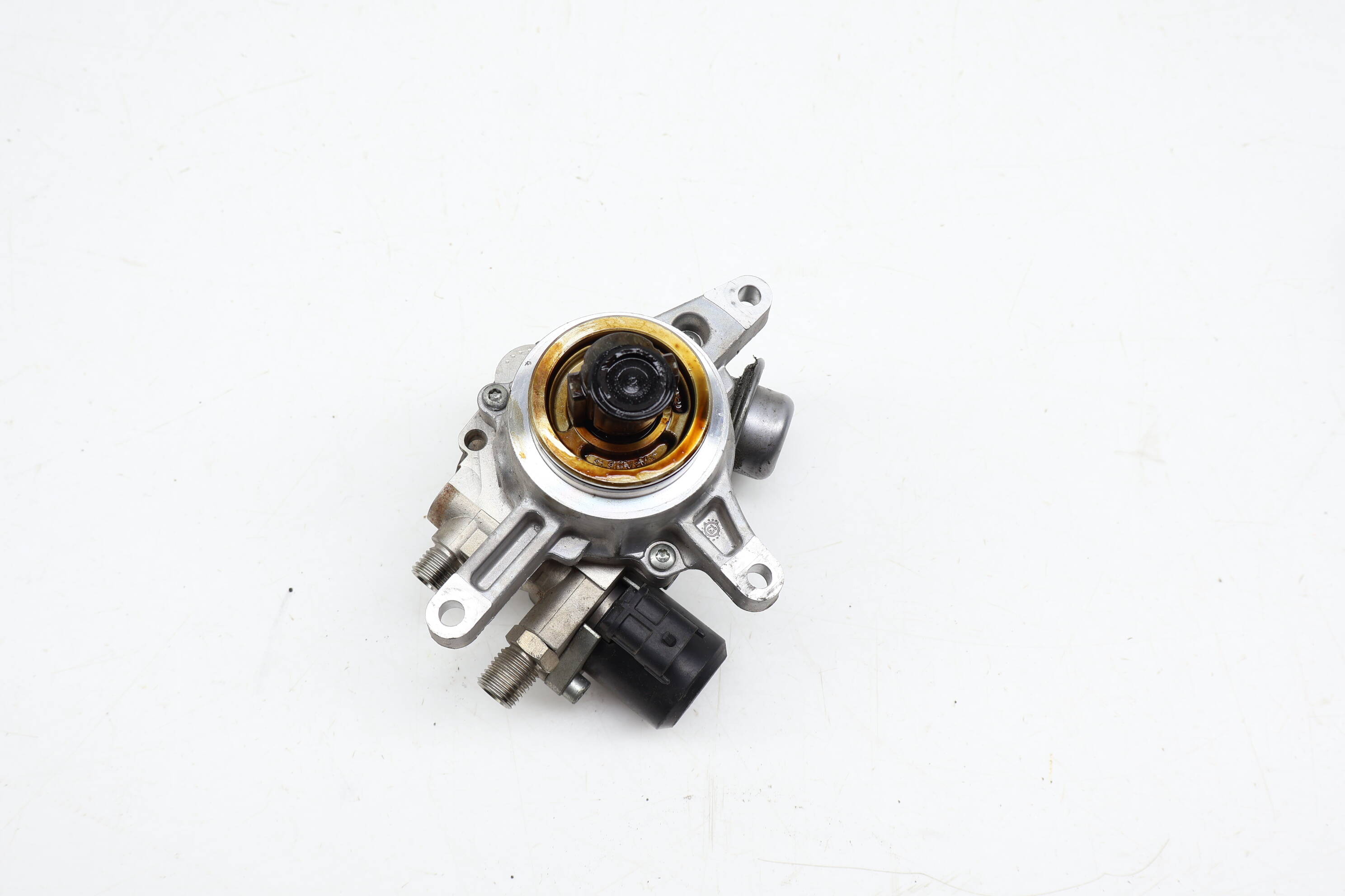 High Pressure Fuel Pump / Hpfp 94811031525