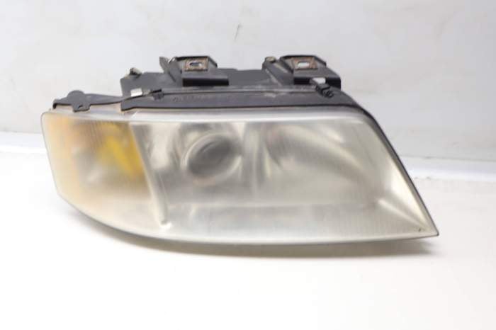 Halogen Headlight / Headlamp 4B0941004AS main product photo