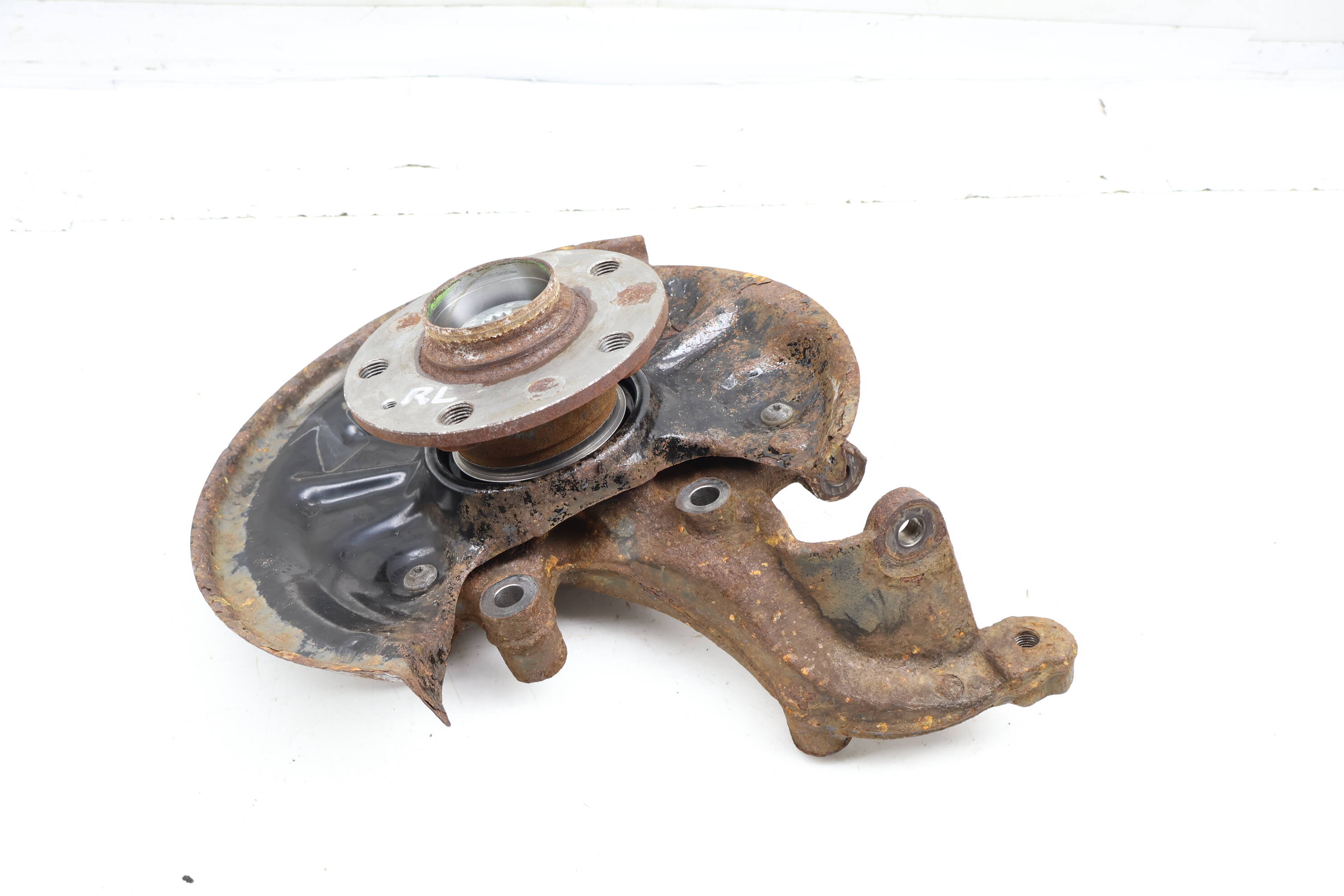 Spindle Knuckle W/ Wheel Bearing 5Q0505435F