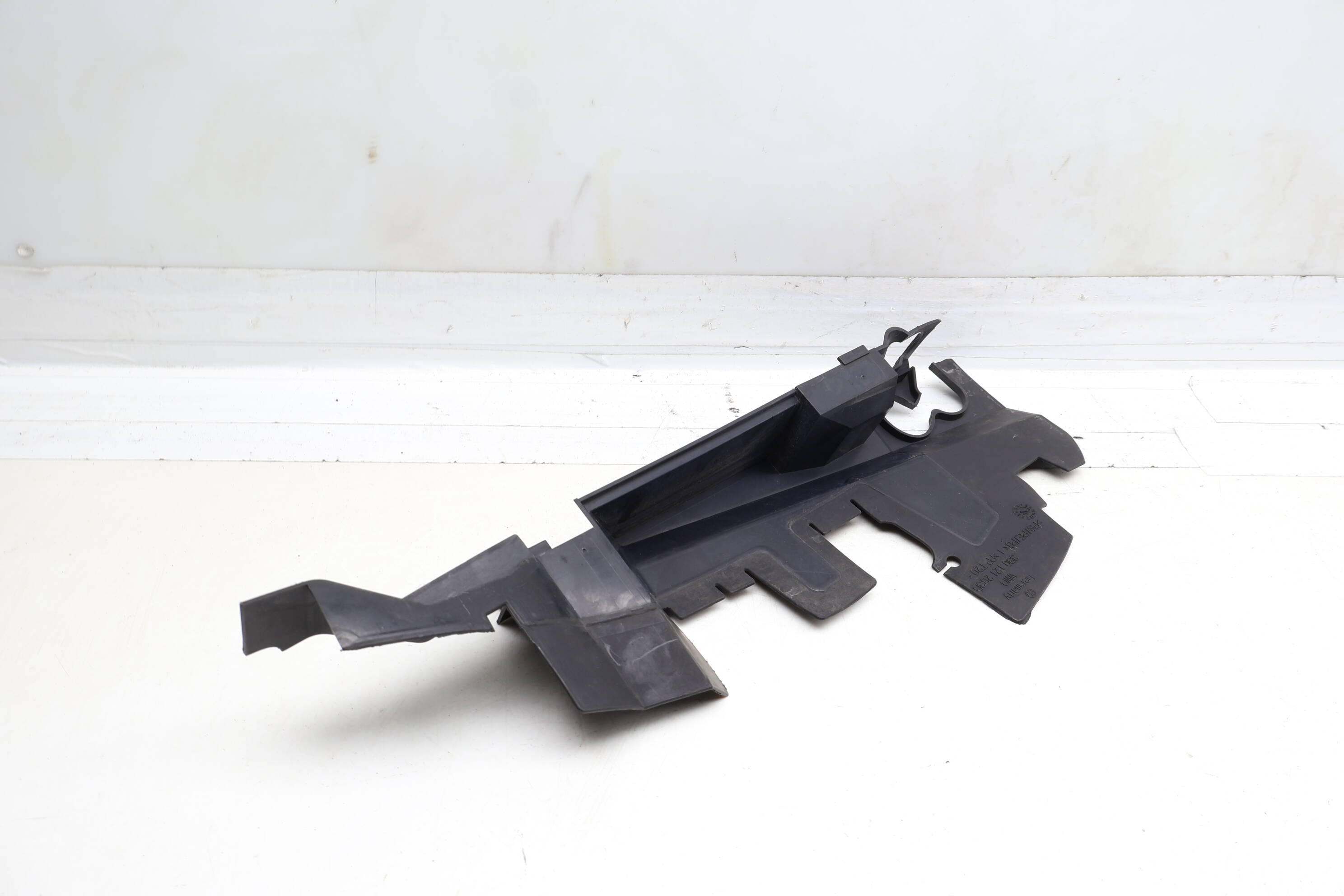 Radiator Air Guide / Duct 3B0121283D