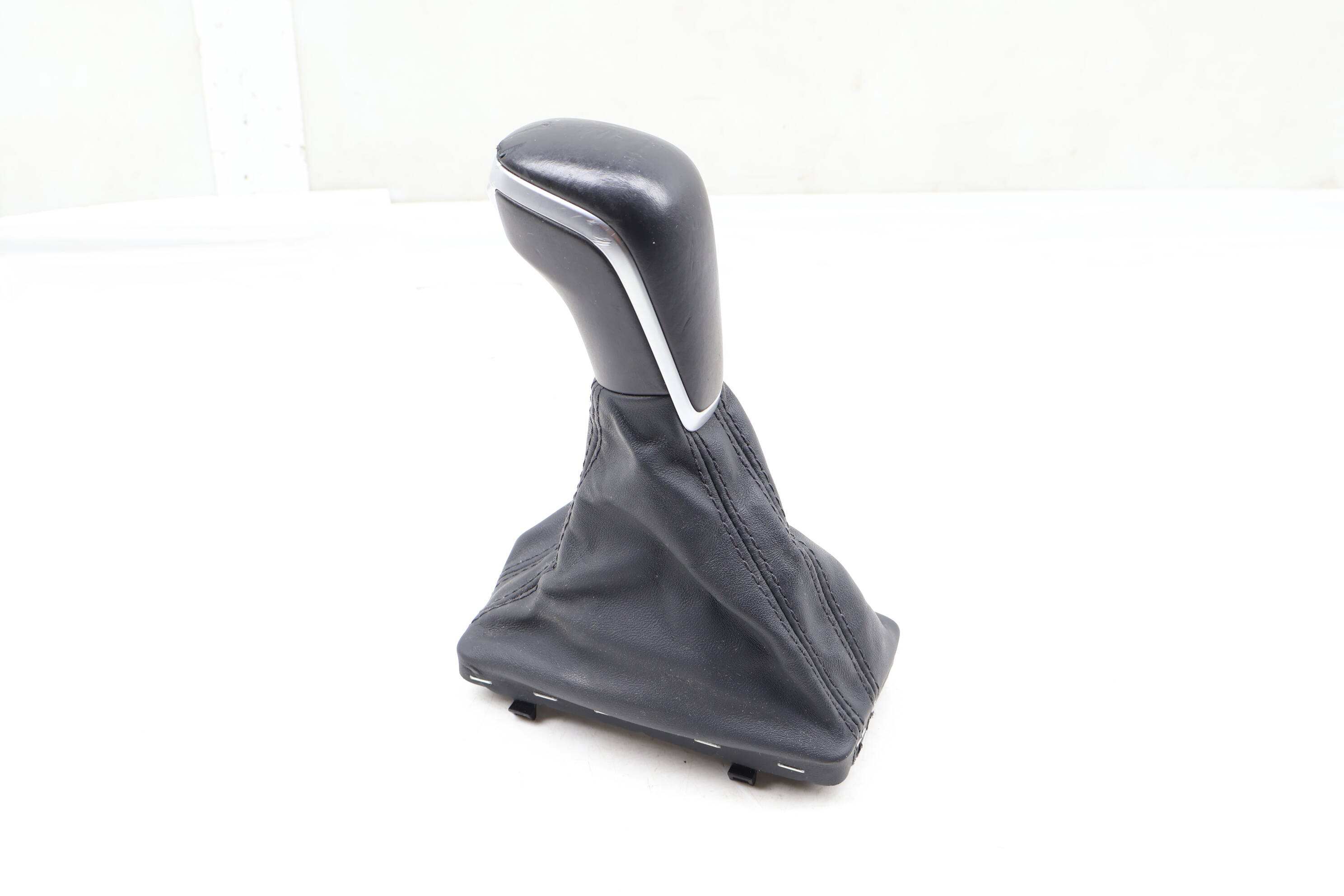 Automatic Shifter Knob W/ Boot 4G1713139AG