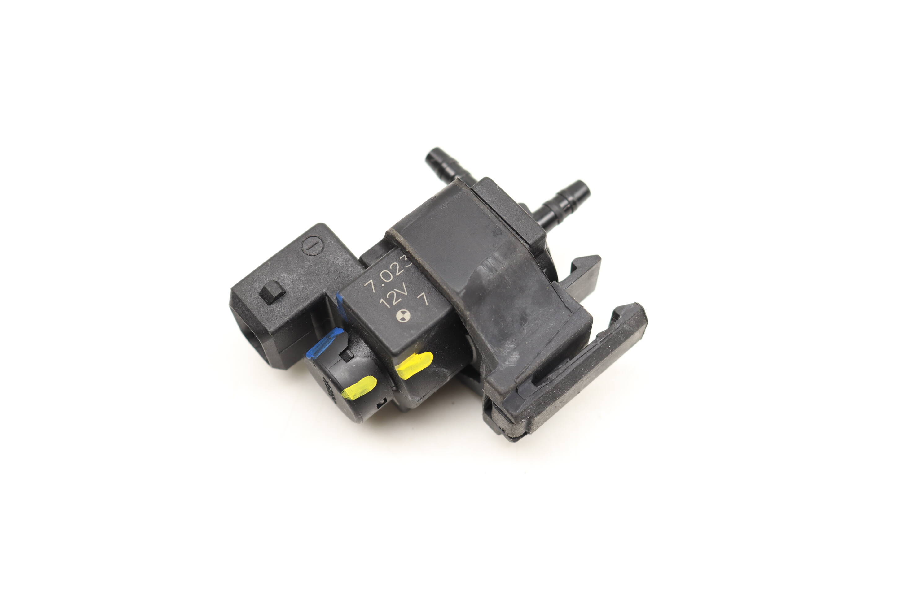 Vacuum Control Valve 11747810831