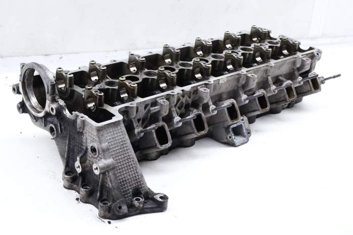 Engine Cylinder Head 11127806061 main product photo