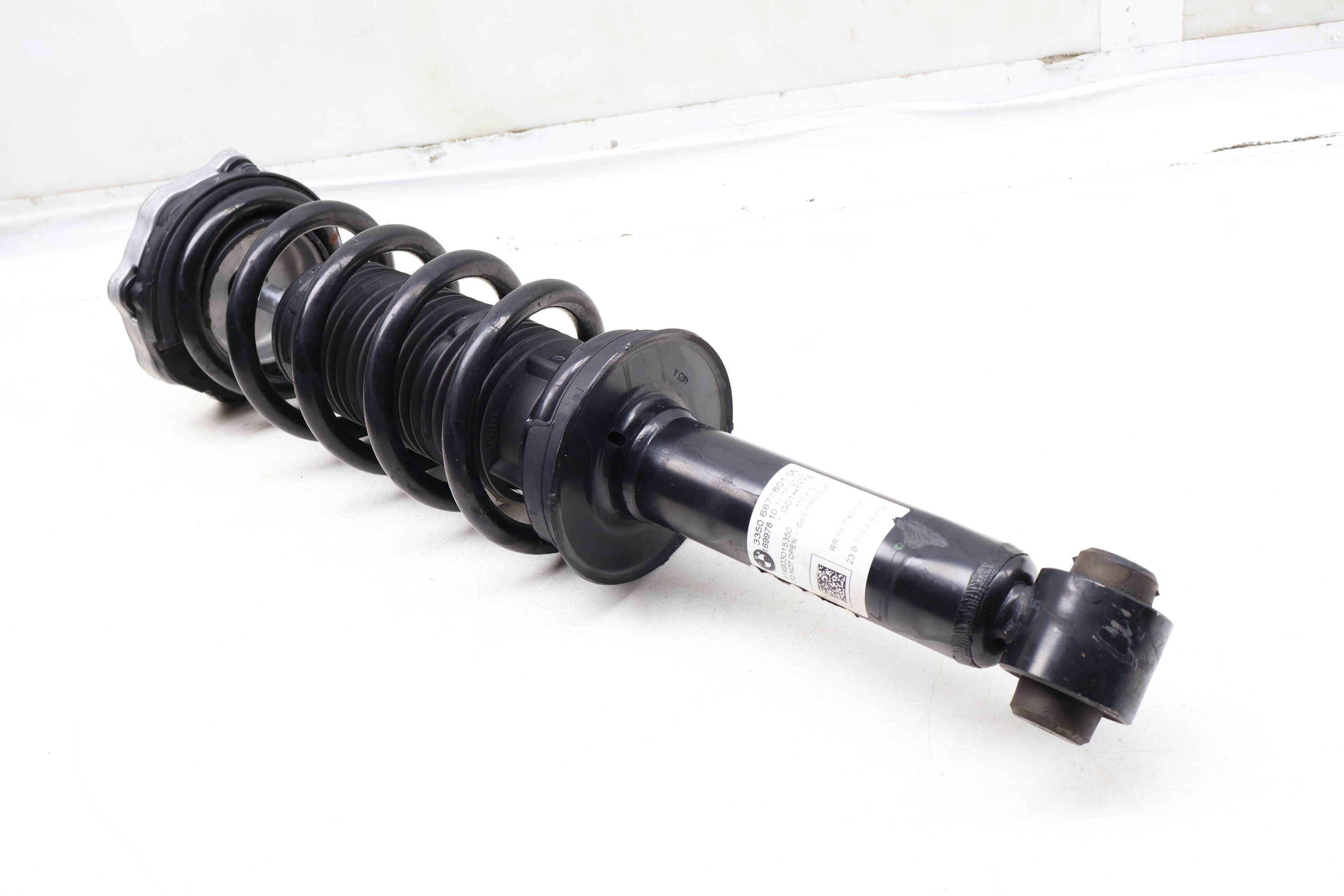 Strut / Shock Absorber Assembly 33526871801