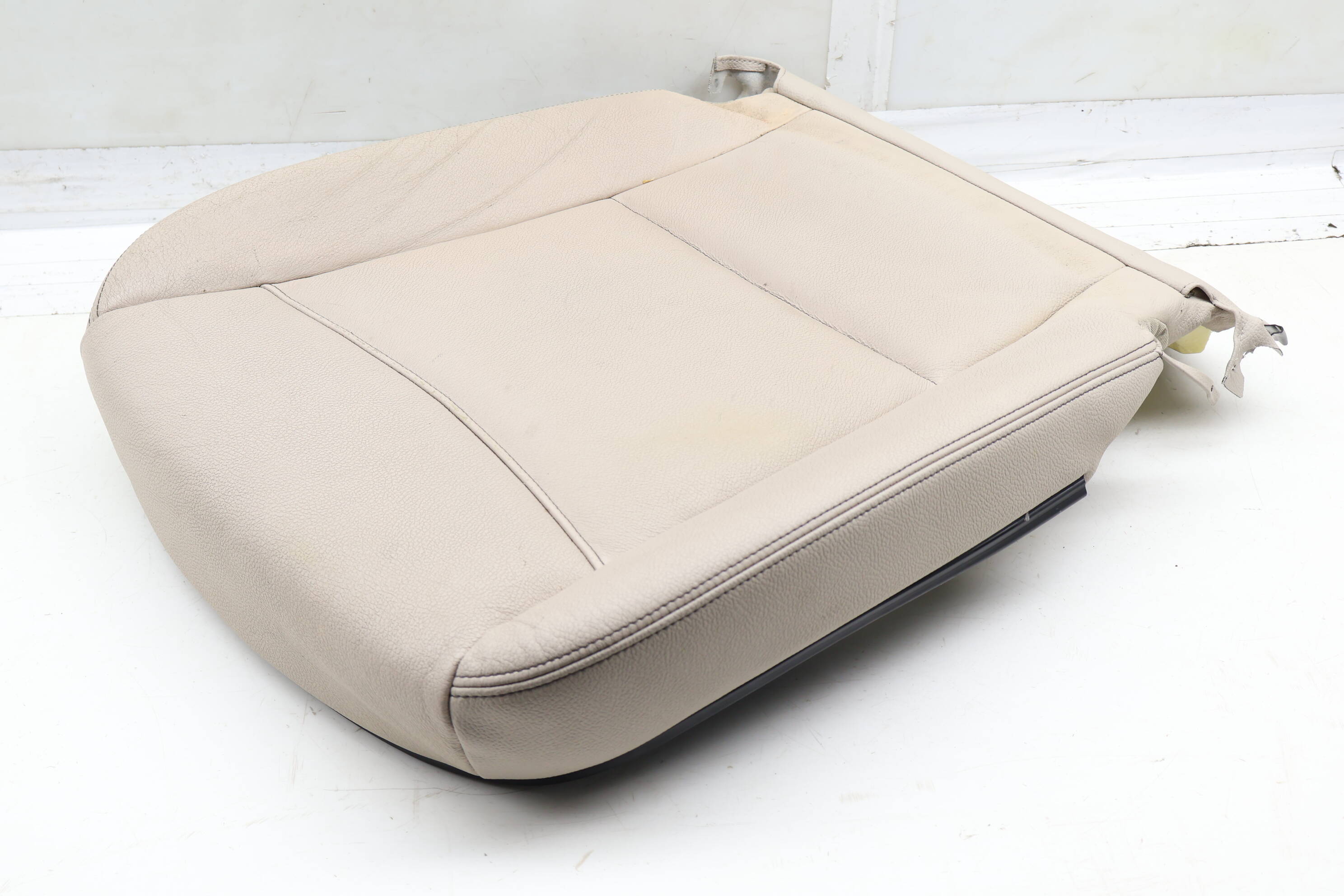 Lower Seat Bottom Cushion (Leather) 52107298637