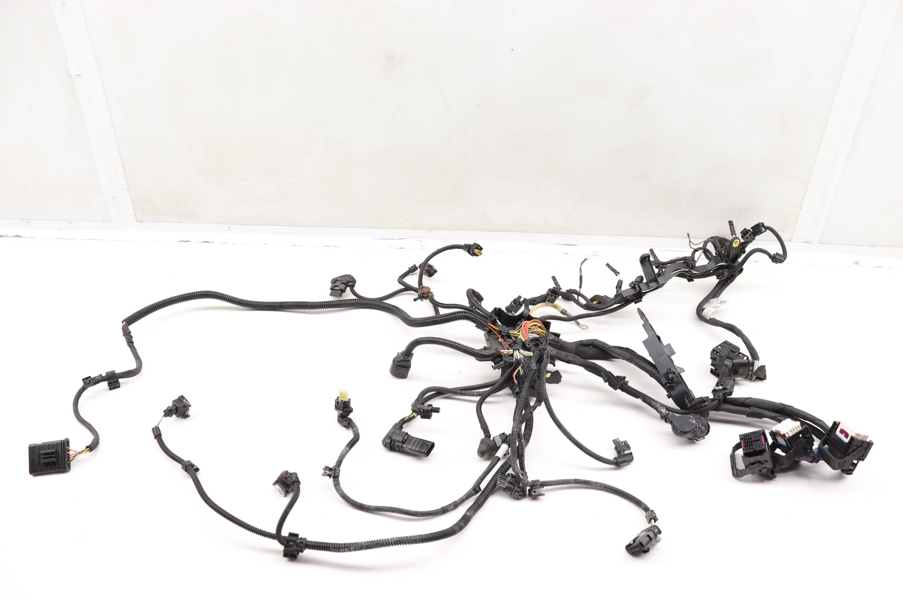 Engine&#x20;Wire&#x20;&#x2F;&#x20;Wiring&#x20;Harness&#x20;12518693206