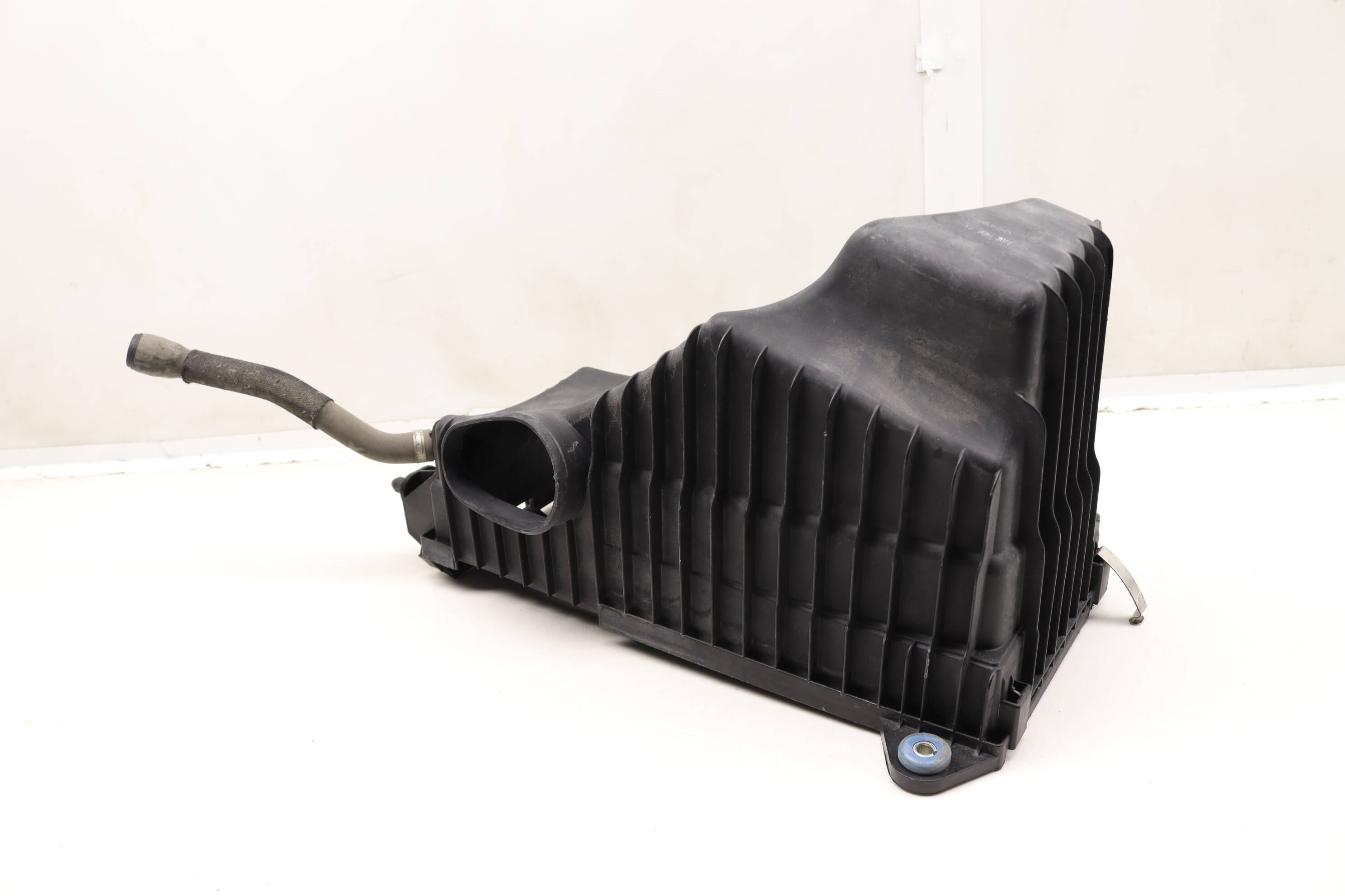 Engine Air Filter Housing / Box - Lower Half 7L6129601BB