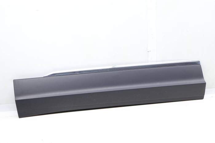 Lower Door Molding / Blade 5NA854939P main product photo