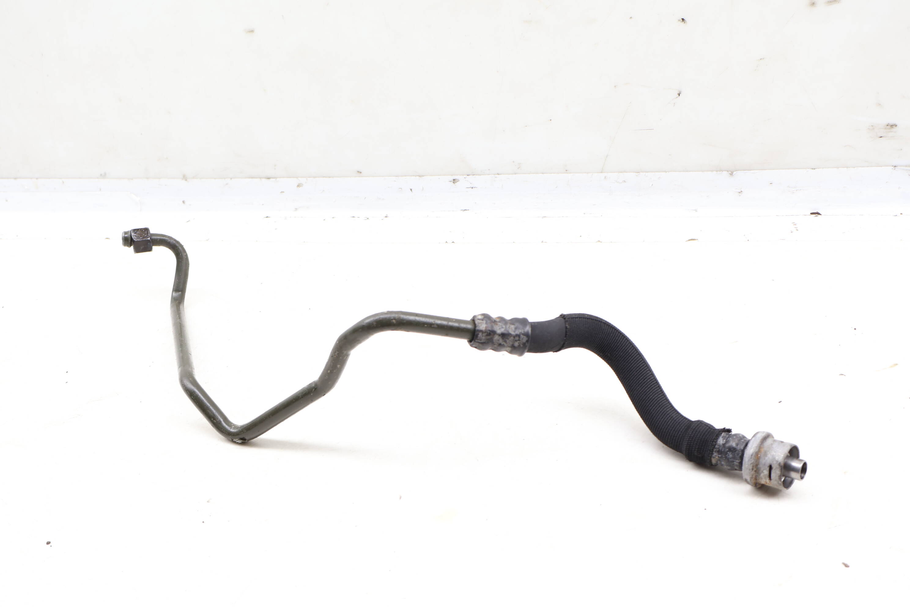 Transmission Oil Cooler Pipe / Line 8E0317821T