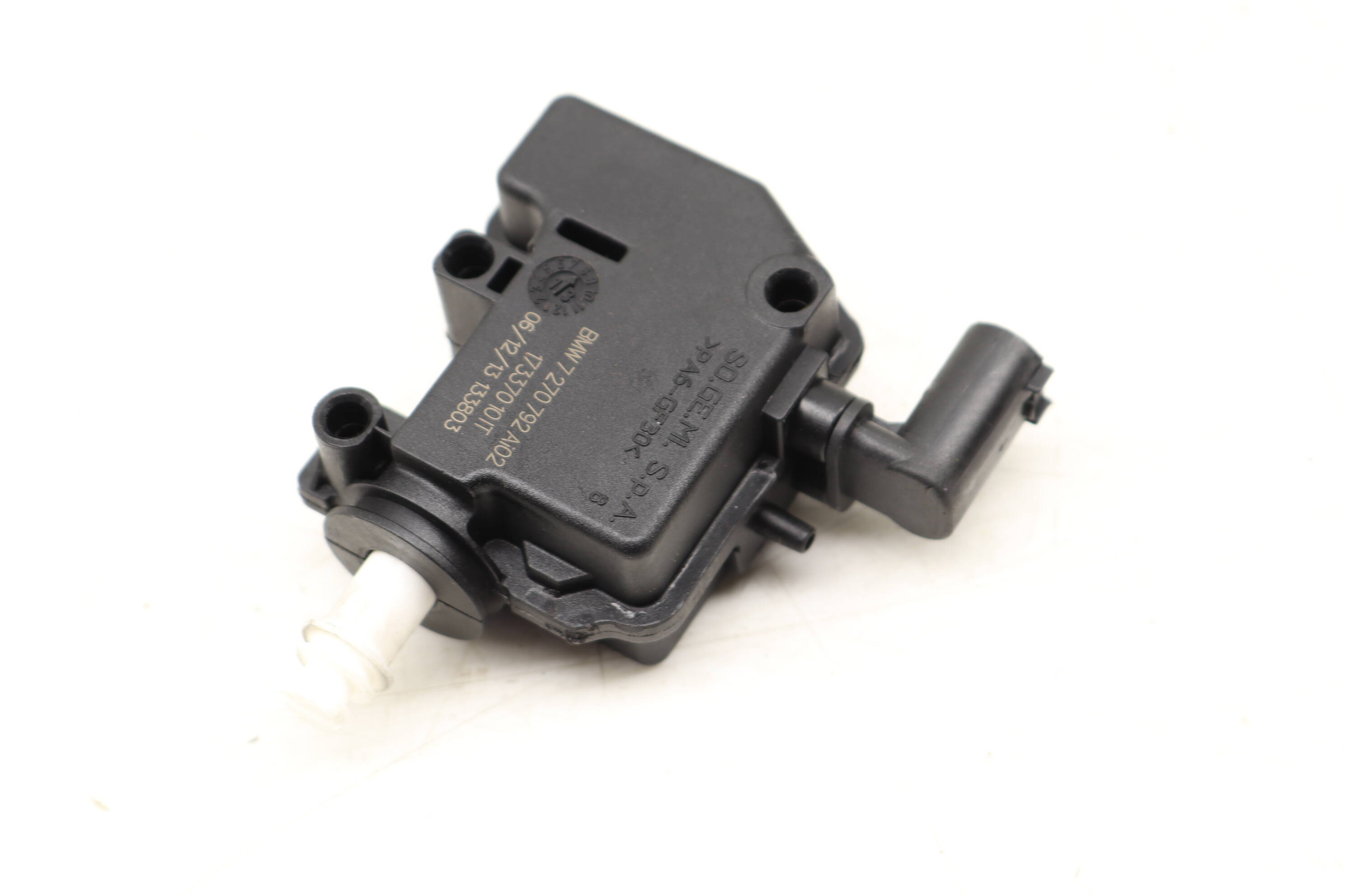 BMW Gas / Fuel Door Lock Actuator 67117270792 