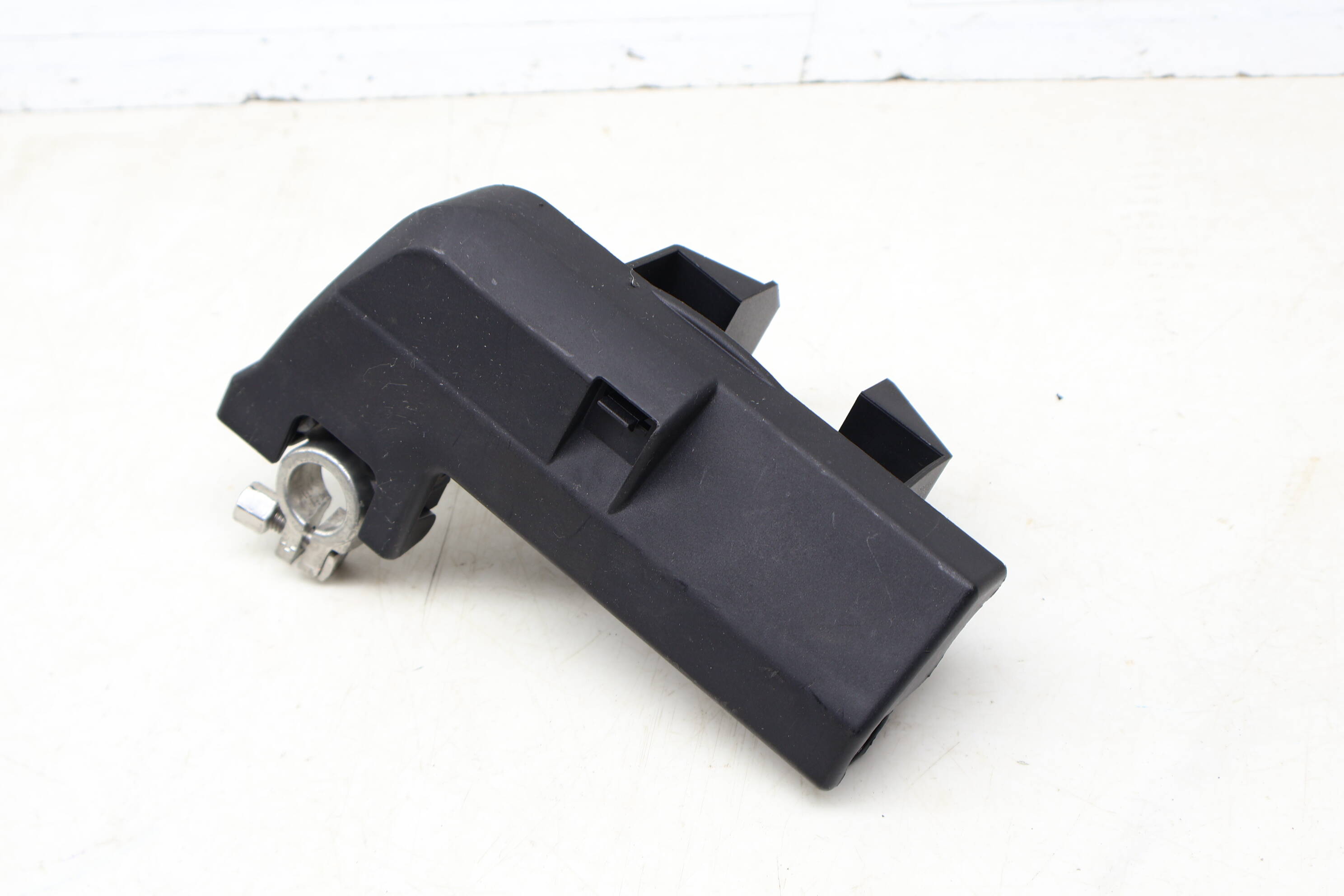 Positive Battery Connector 8J0915459