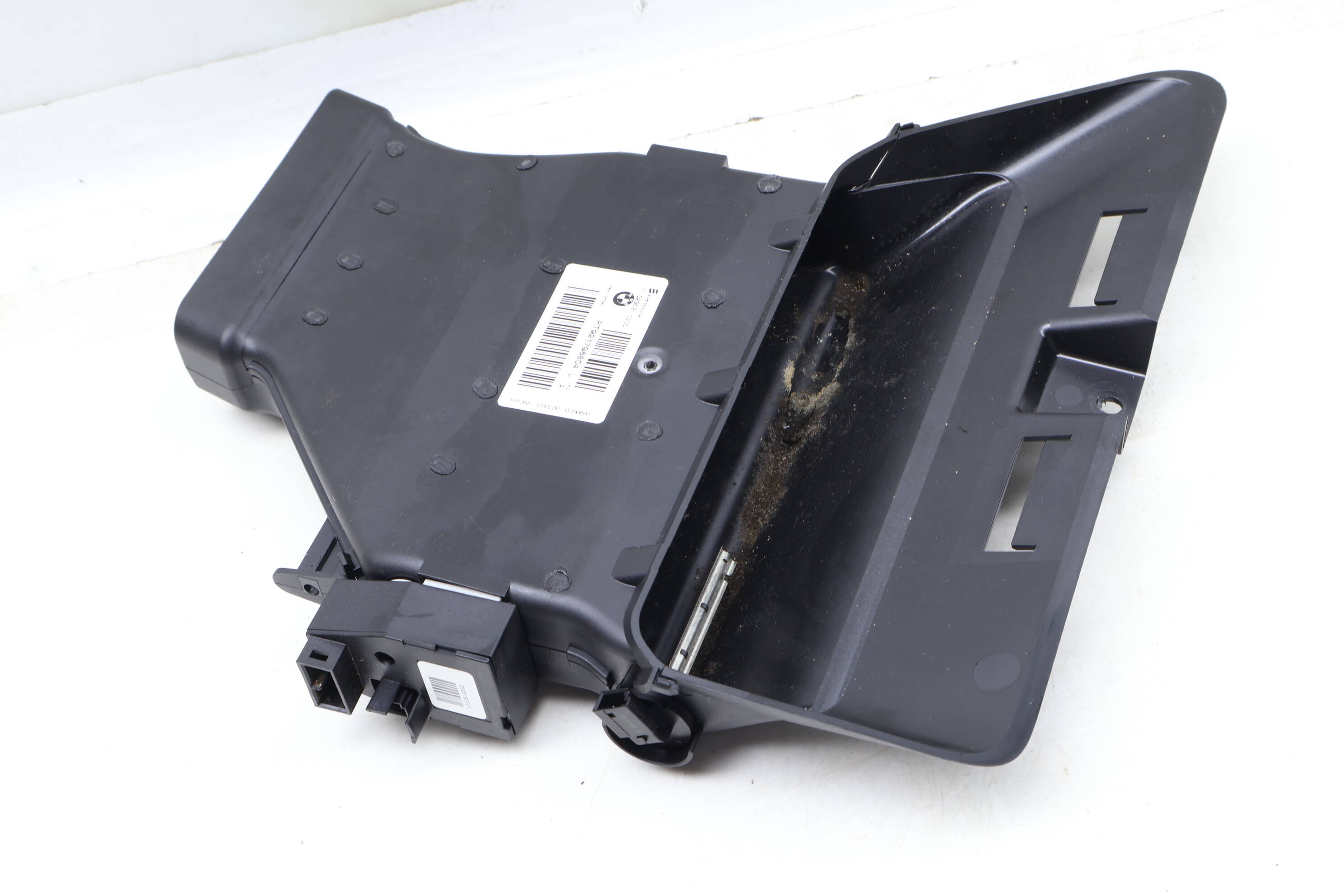 Auxiliary Heater / Air Vent Duct 64119217988