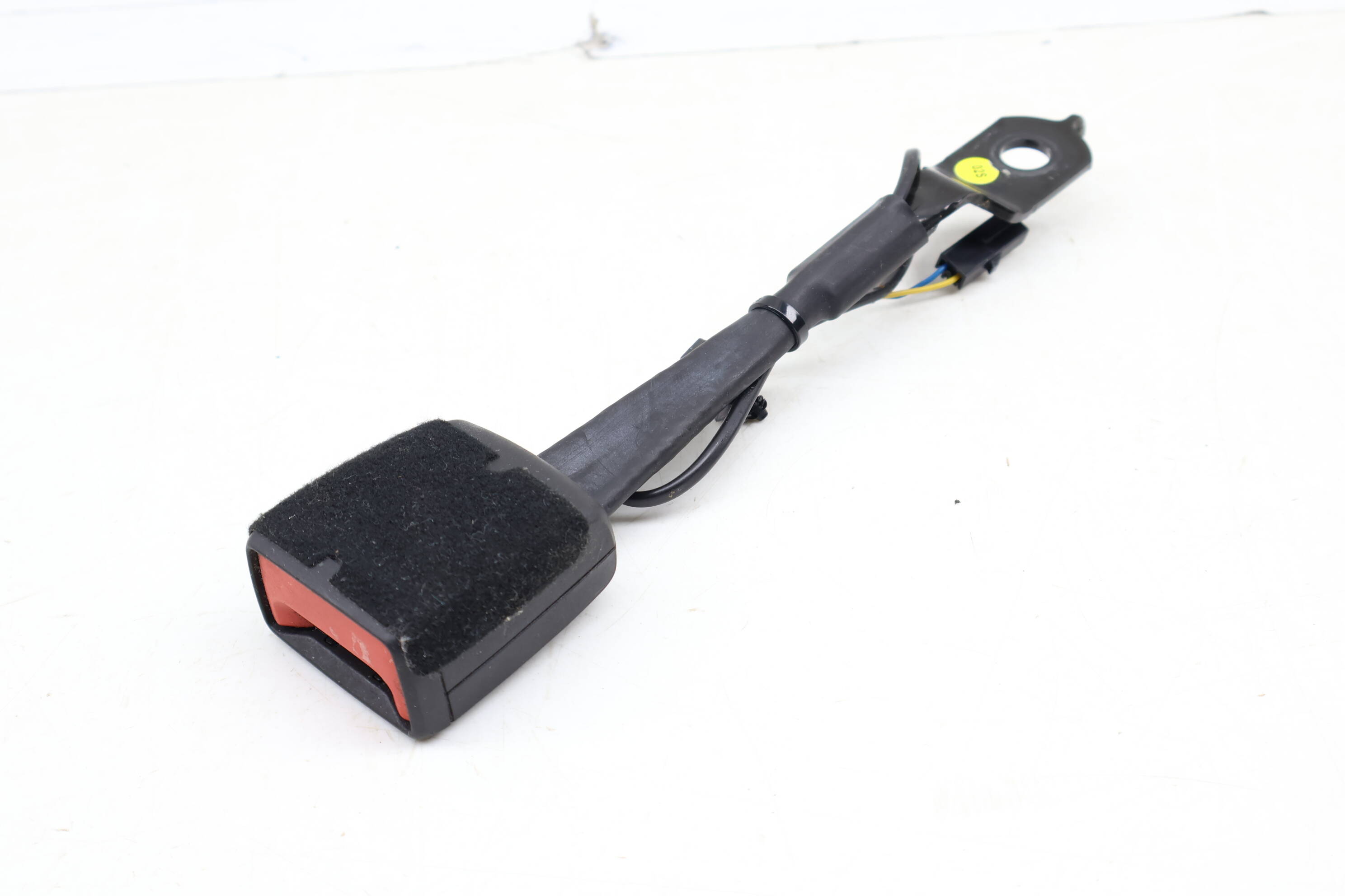 Seat Belt Buckle / Receiver 3CM857755