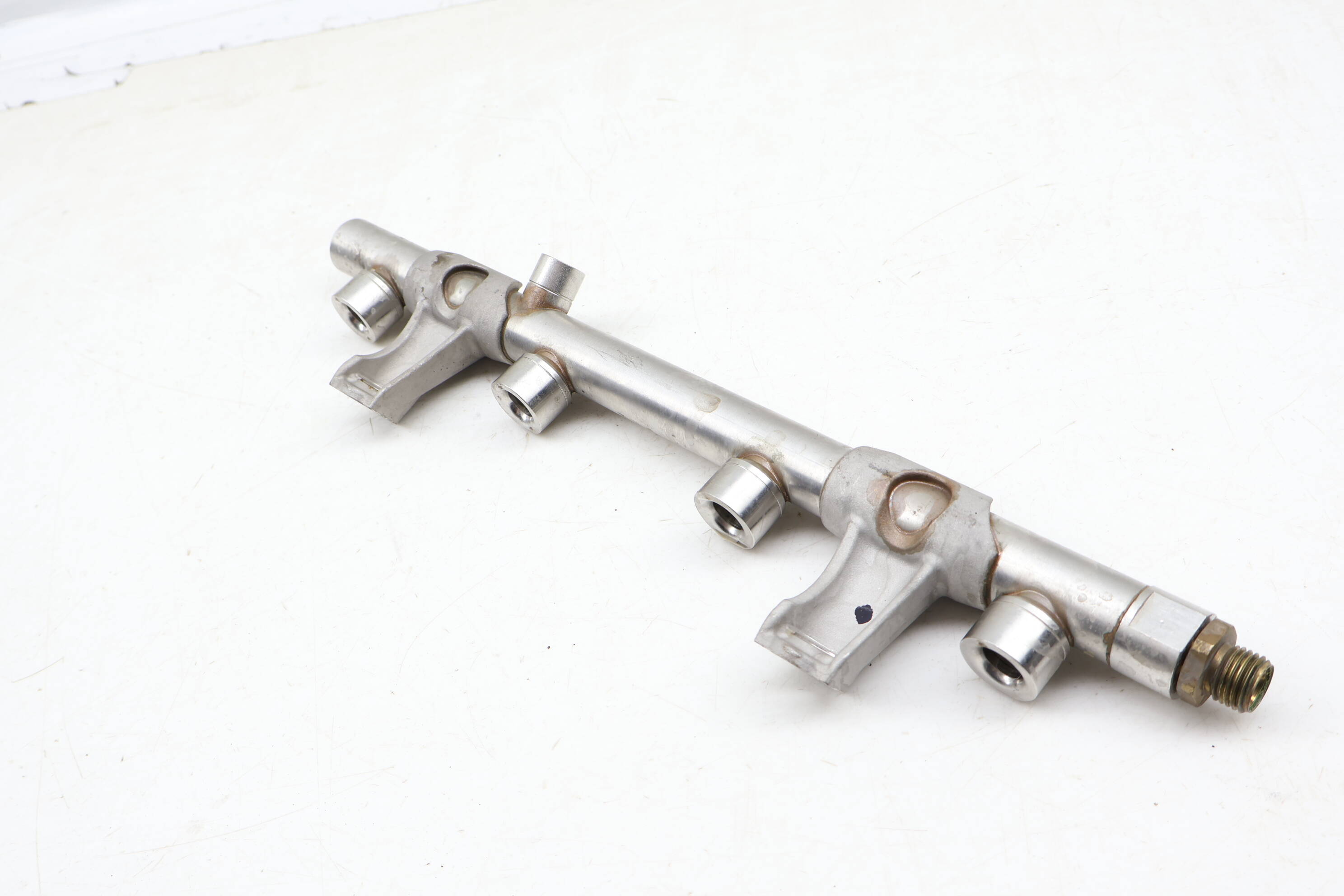 Fuel&#x20;Rail&#x20;06L133317E