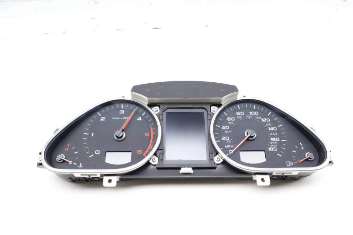 Instrument Cluster / Speedometer 4L0920984A main product photo